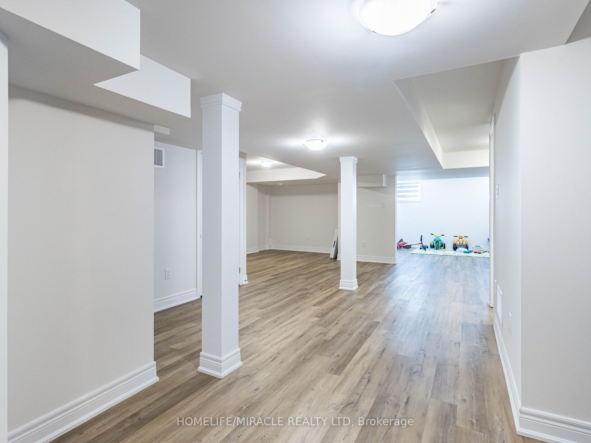 34 Rosewell Crescent