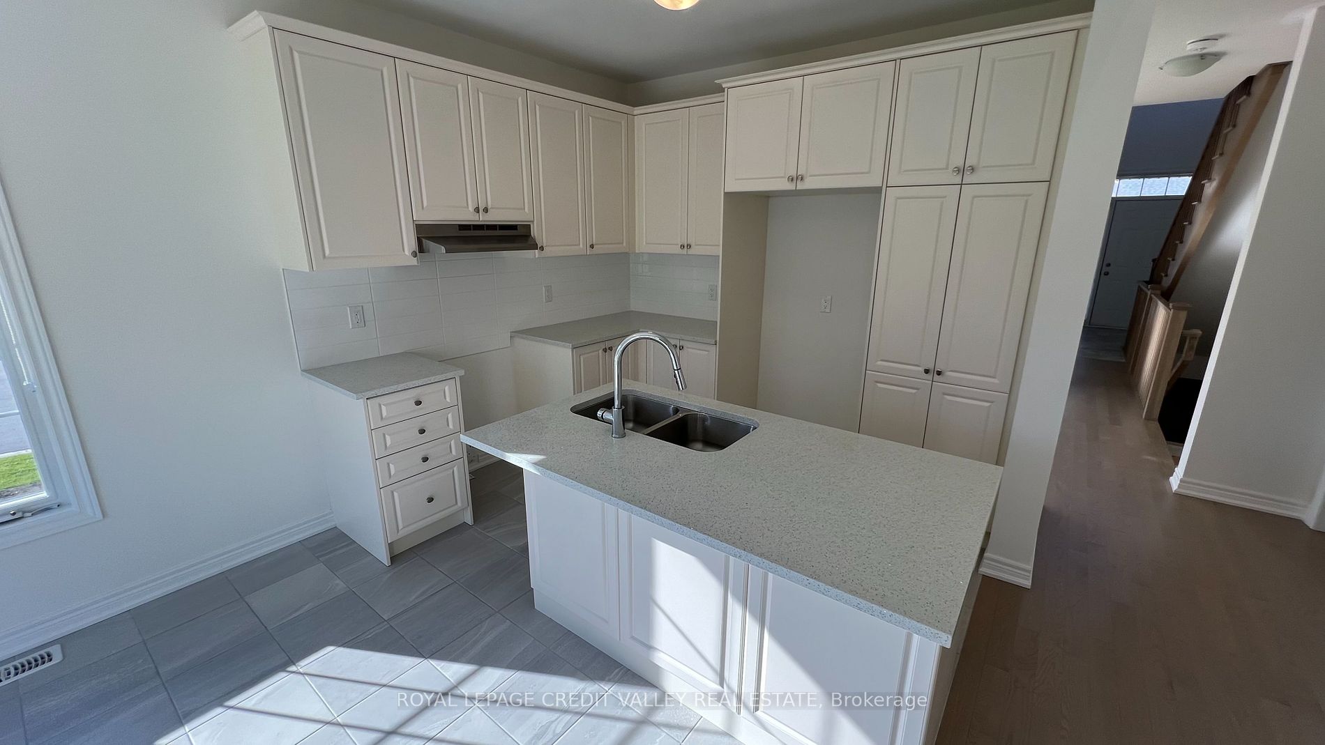 10 Abelia Street, #6