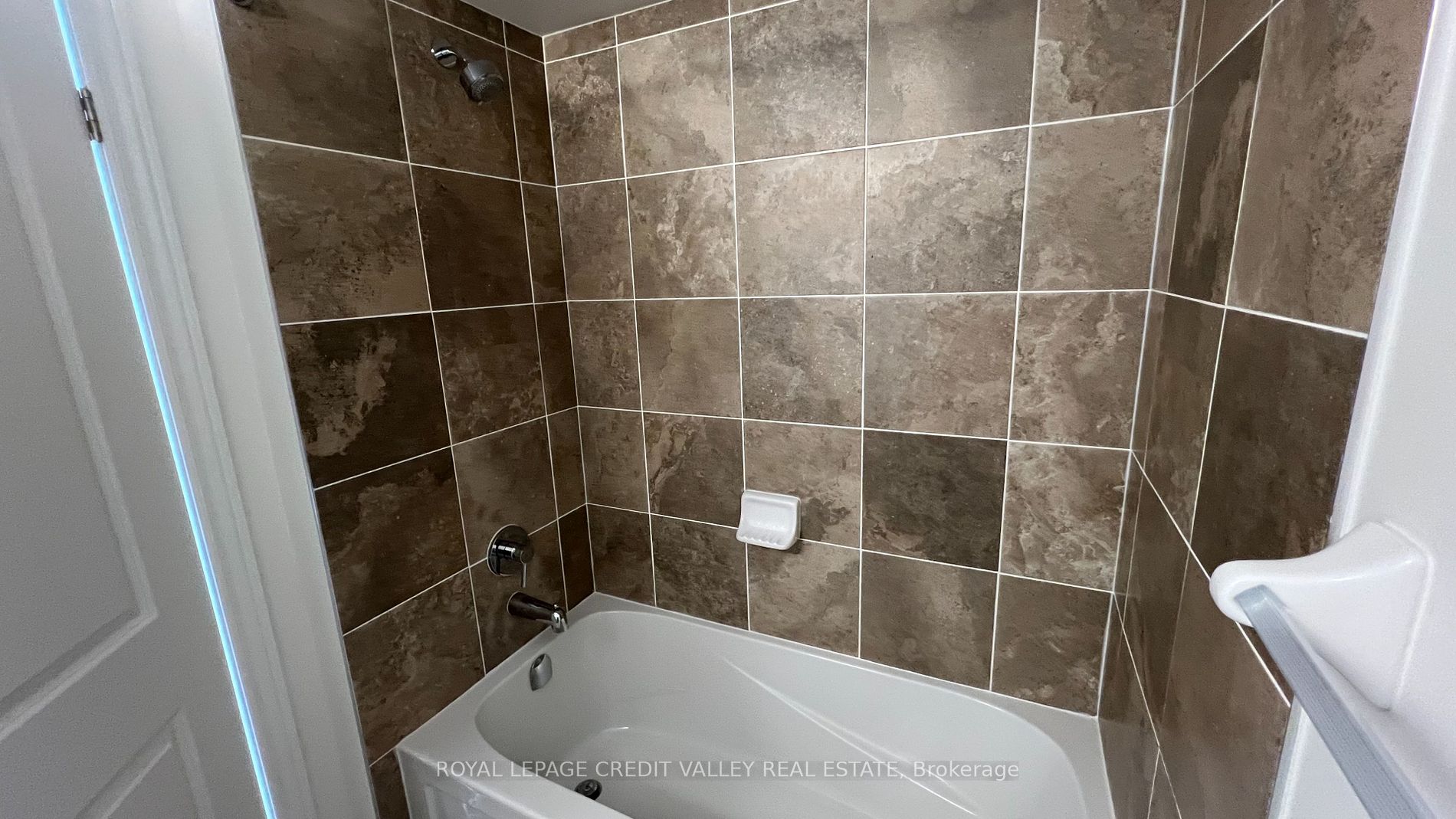 10 Abelia Street, #6