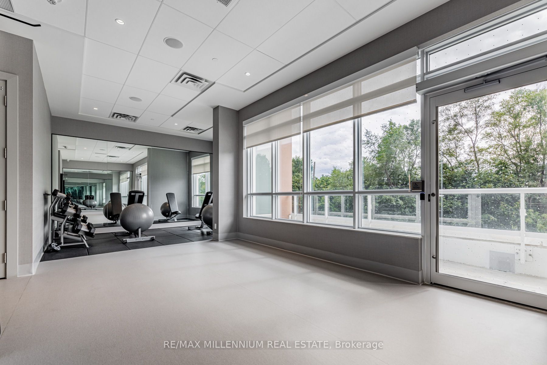 10 Wilby Crescent, #216