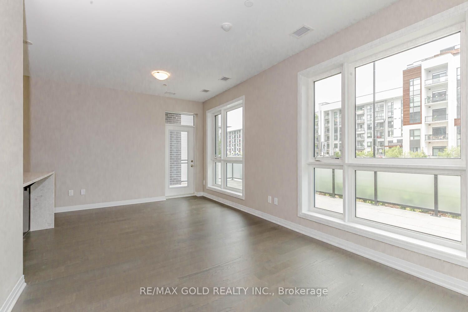 470 Gordon Krantz Avenue #112