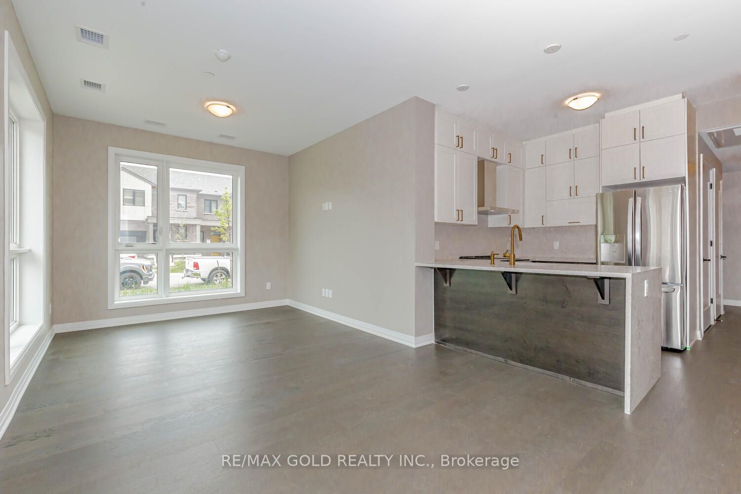 470 Gordon Krantz Avenue #112