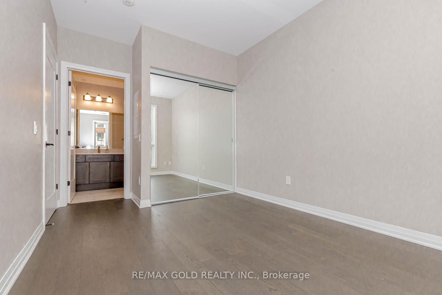 470 Gordon Krantz Avenue #112