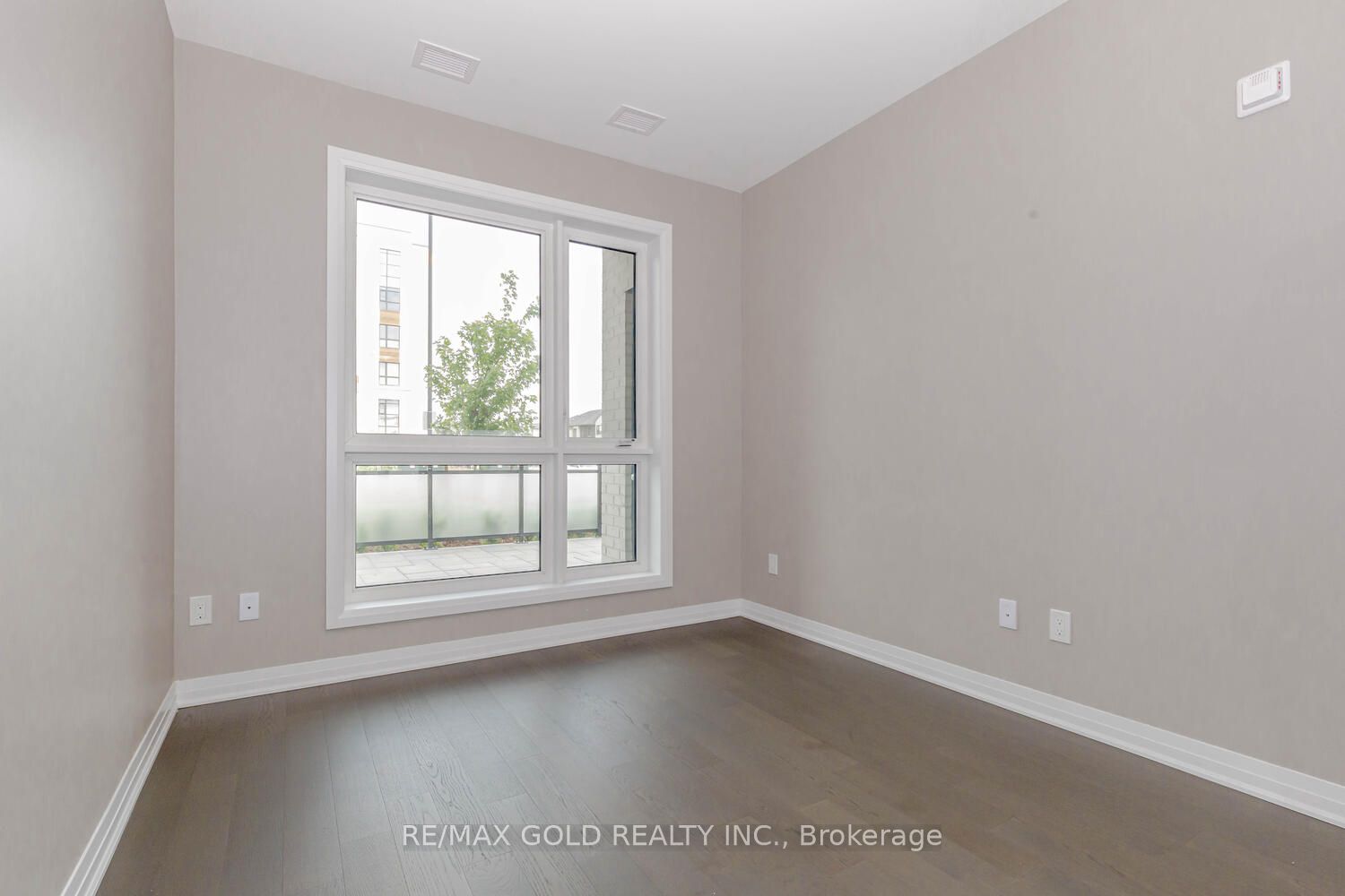 470 Gordon Krantz Avenue #112