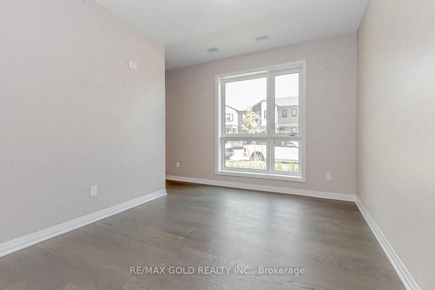 470 Gordon Krantz Avenue #112