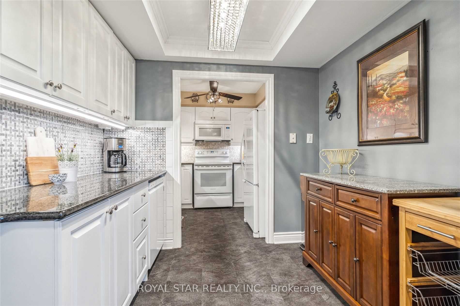 1535 Lakeshore Road E #1607