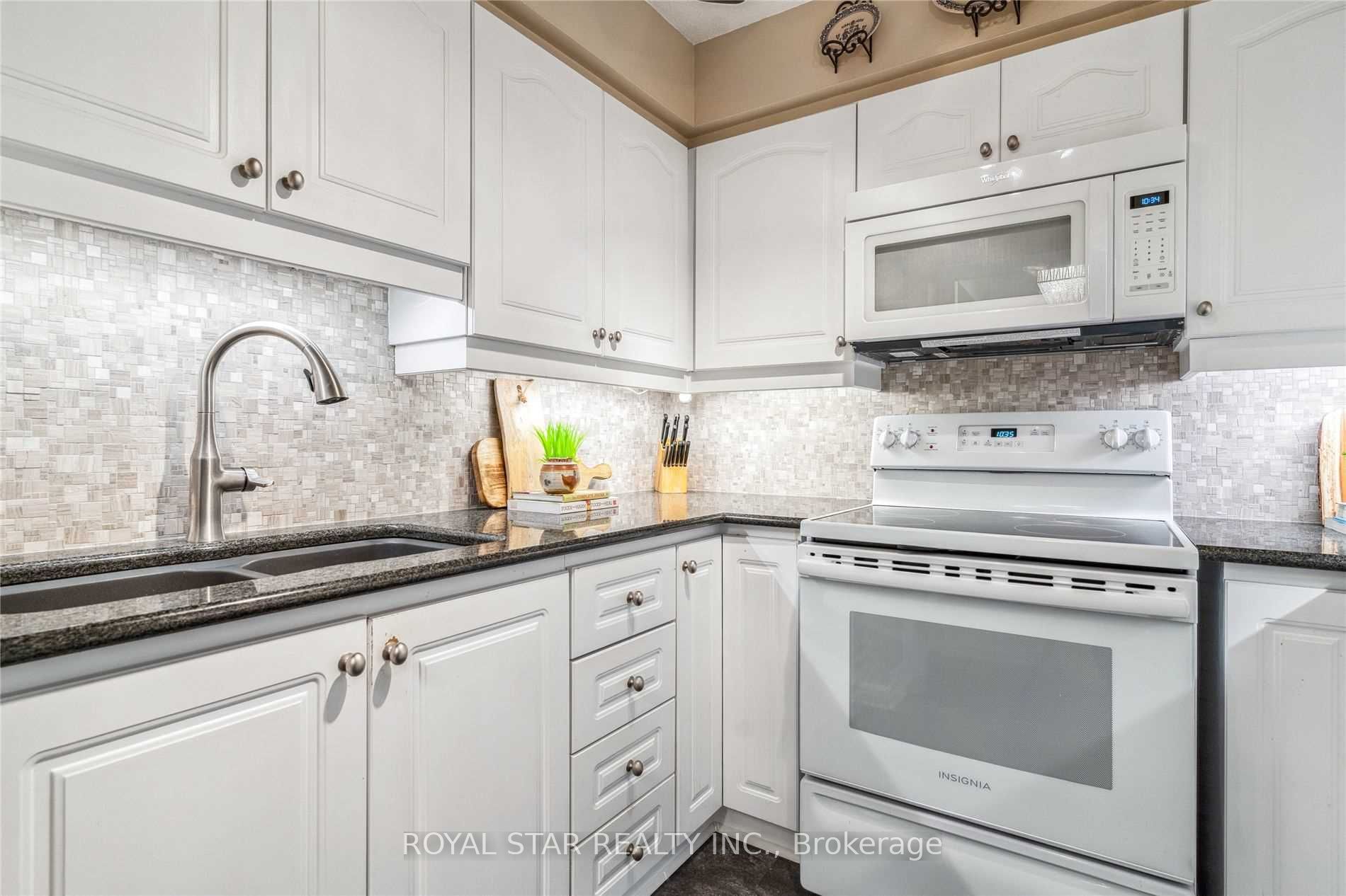 1535 Lakeshore Road E #1607