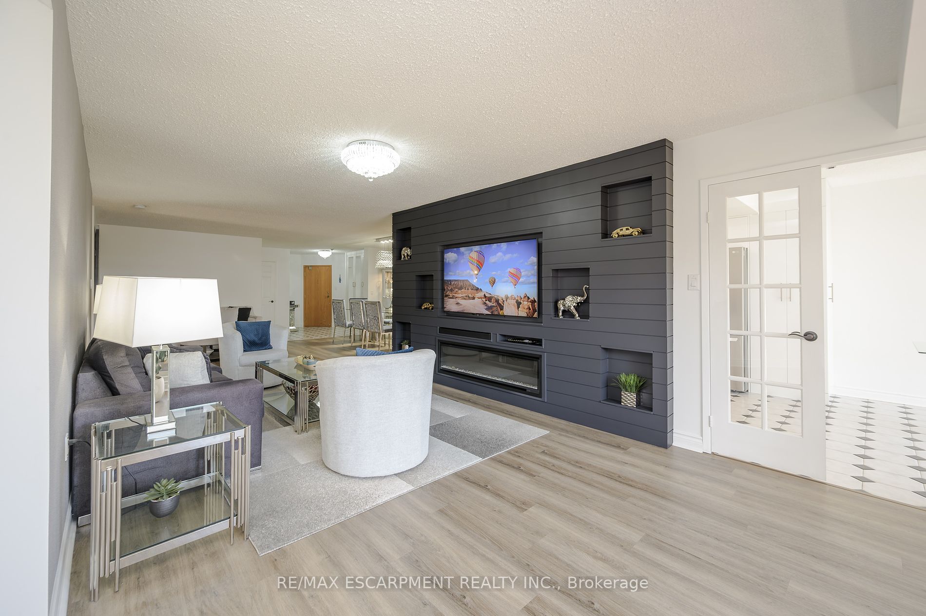 1237 North Shore Blvd E, #301