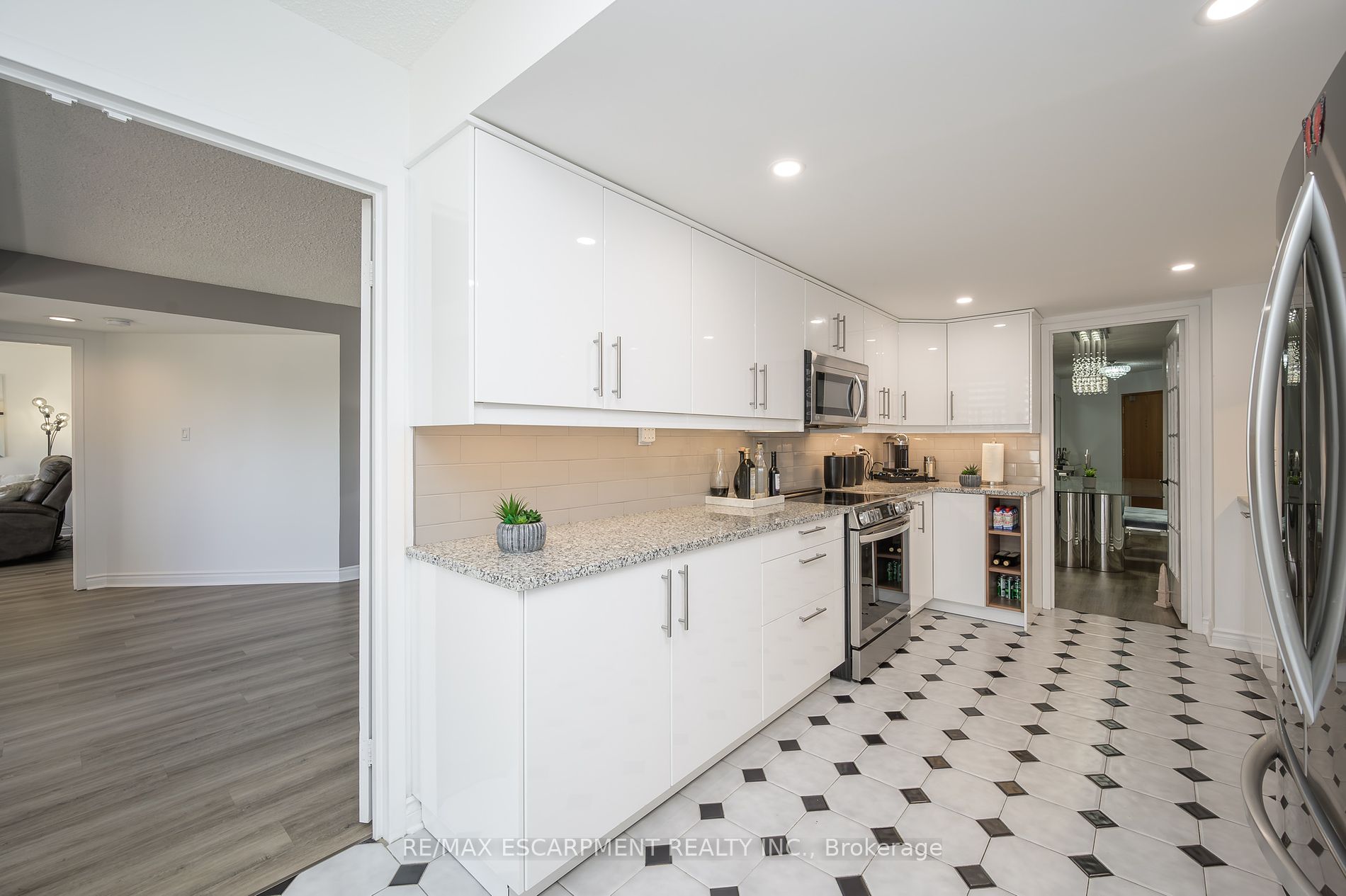 1237 North Shore Blvd E, #301