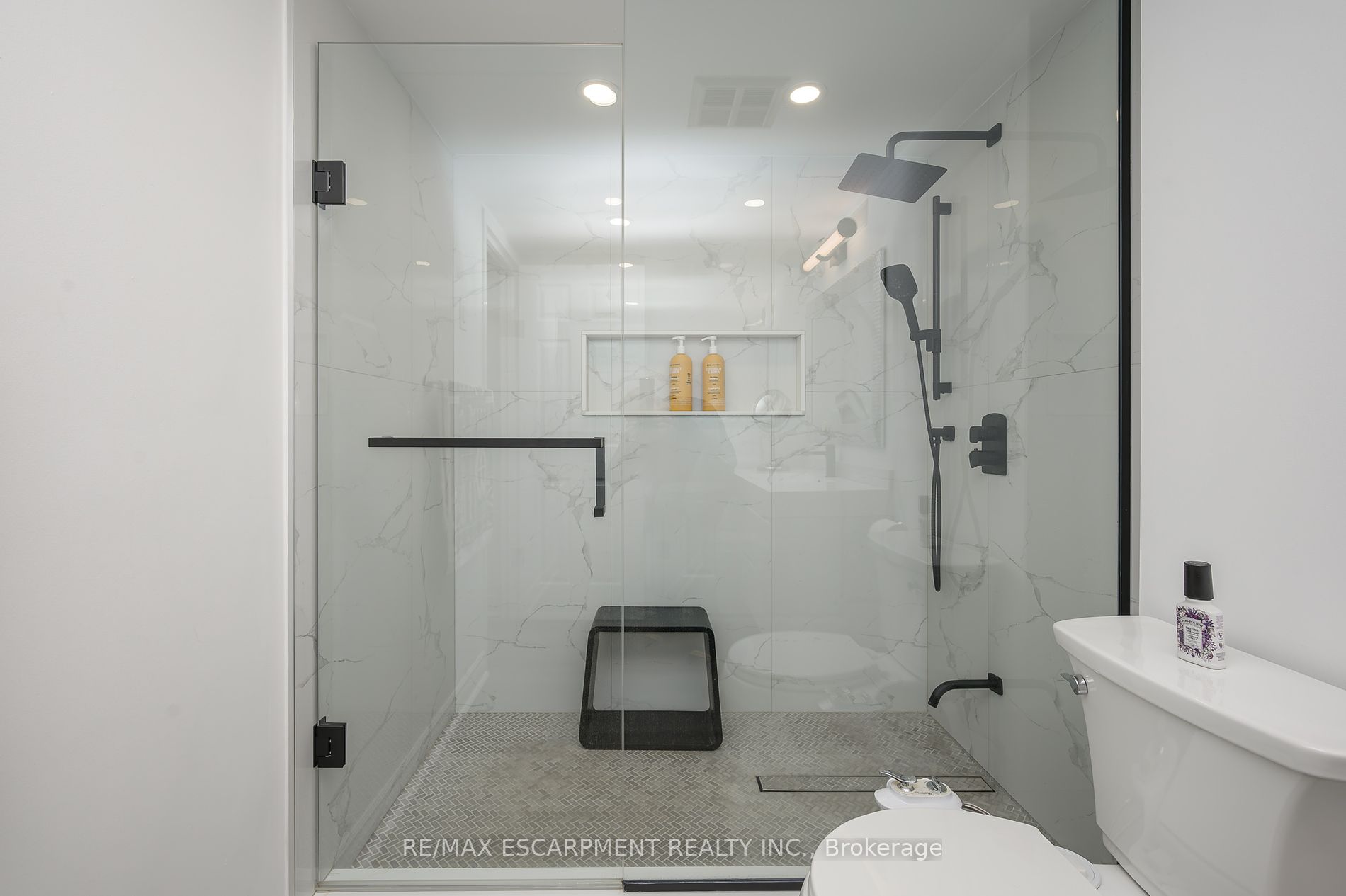 1237 North Shore Blvd E, #301