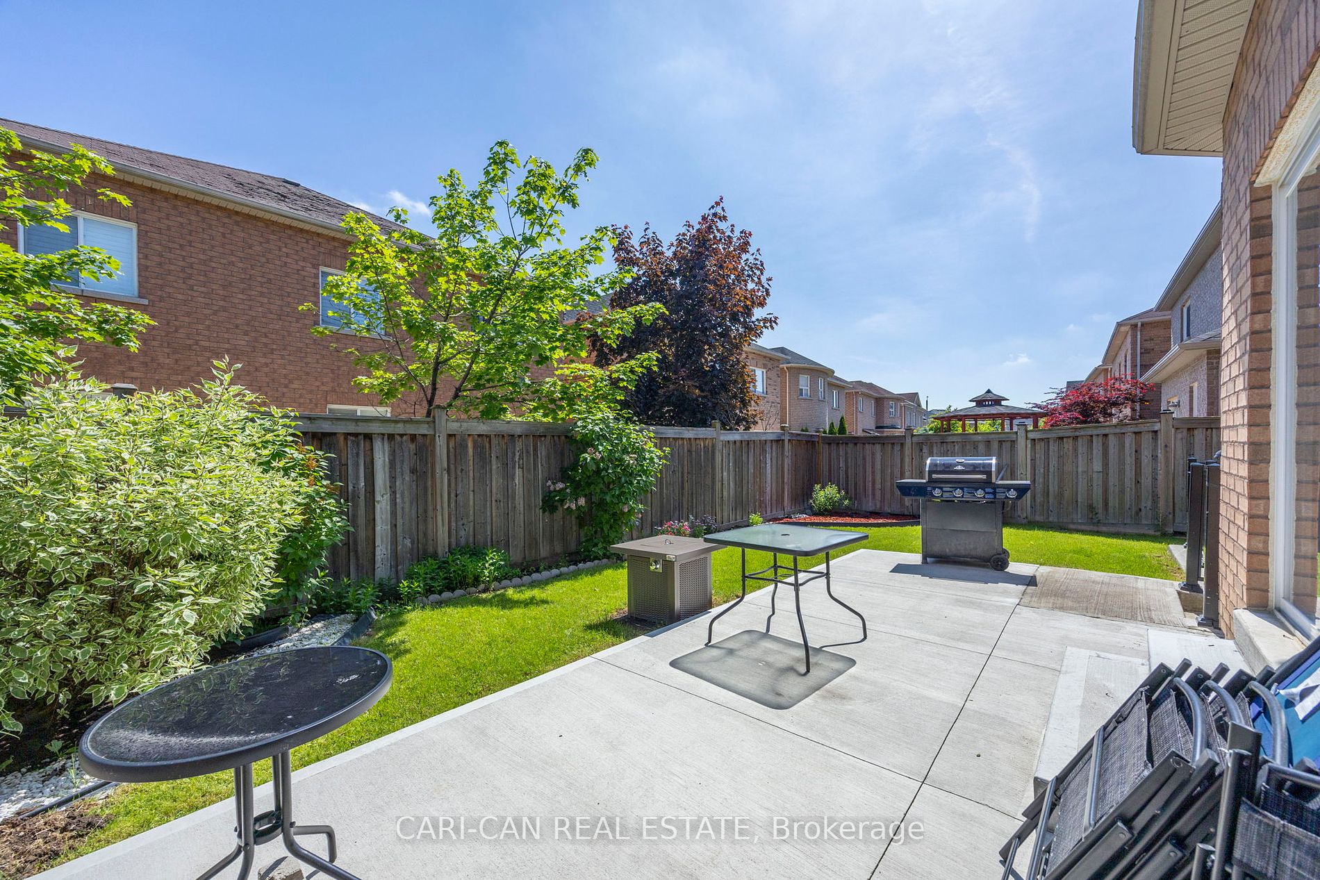 10 Sir Jacobs Crescent
