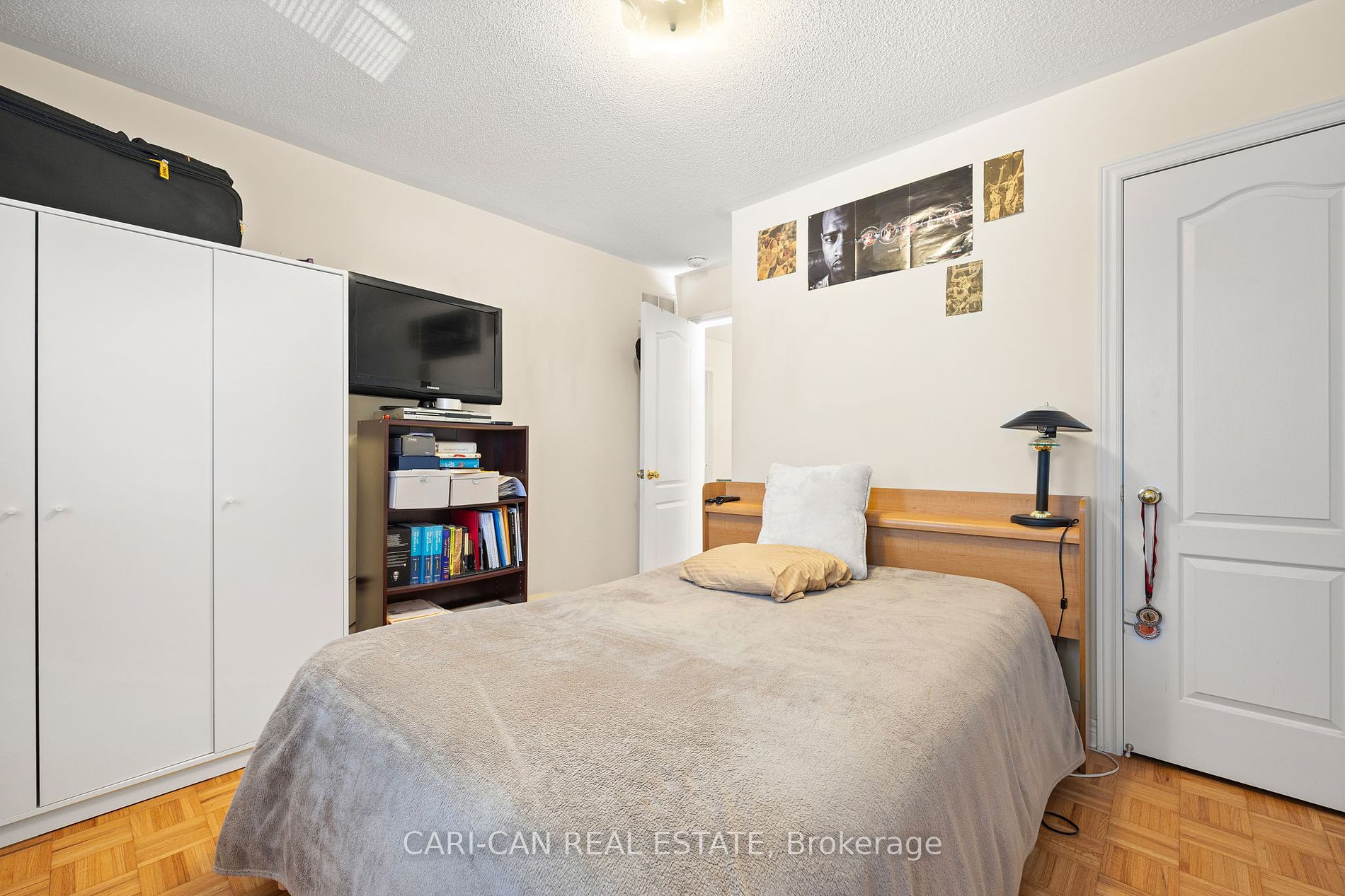 10 Sir Jacobs Crescent