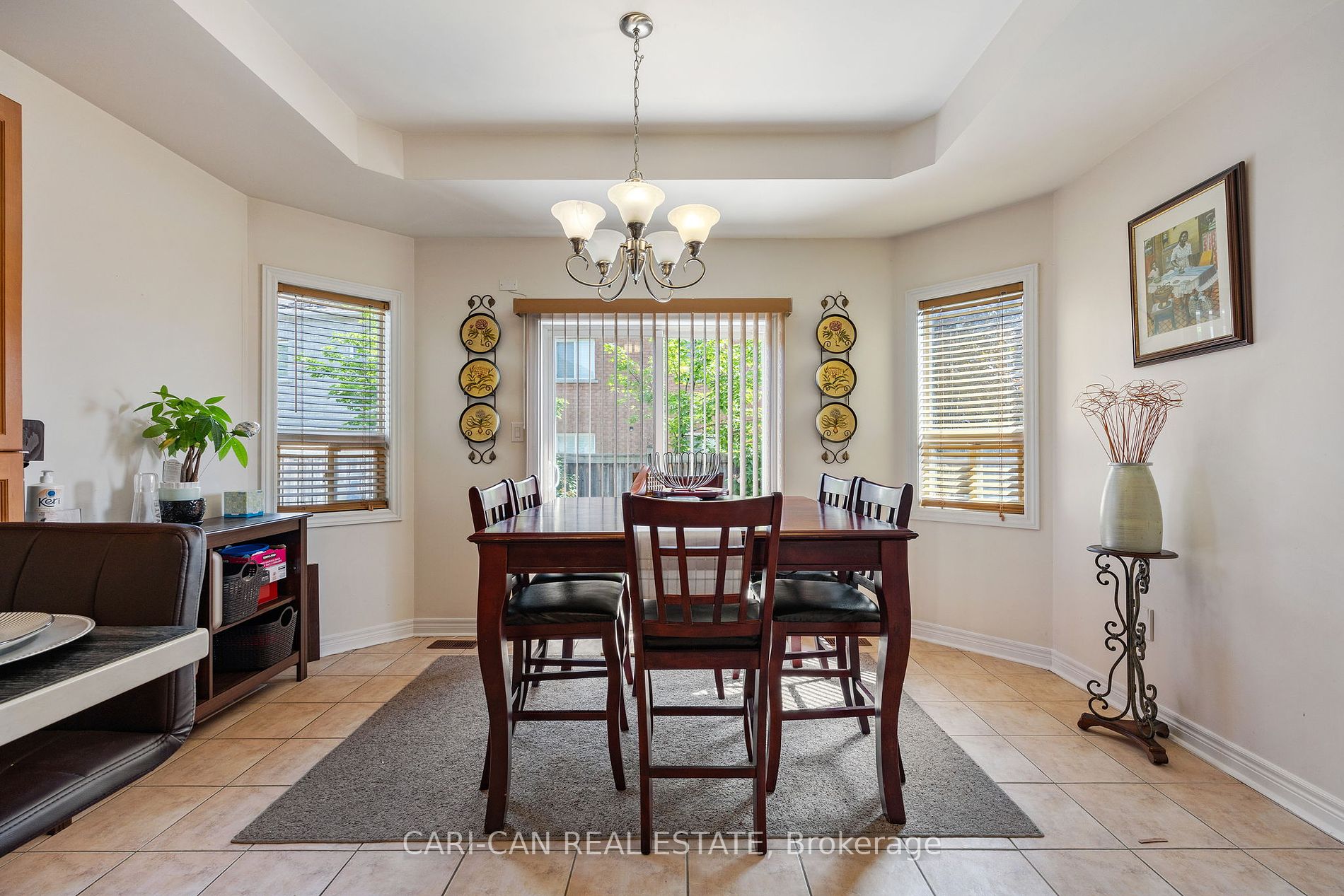 10 Sir Jacobs Crescent