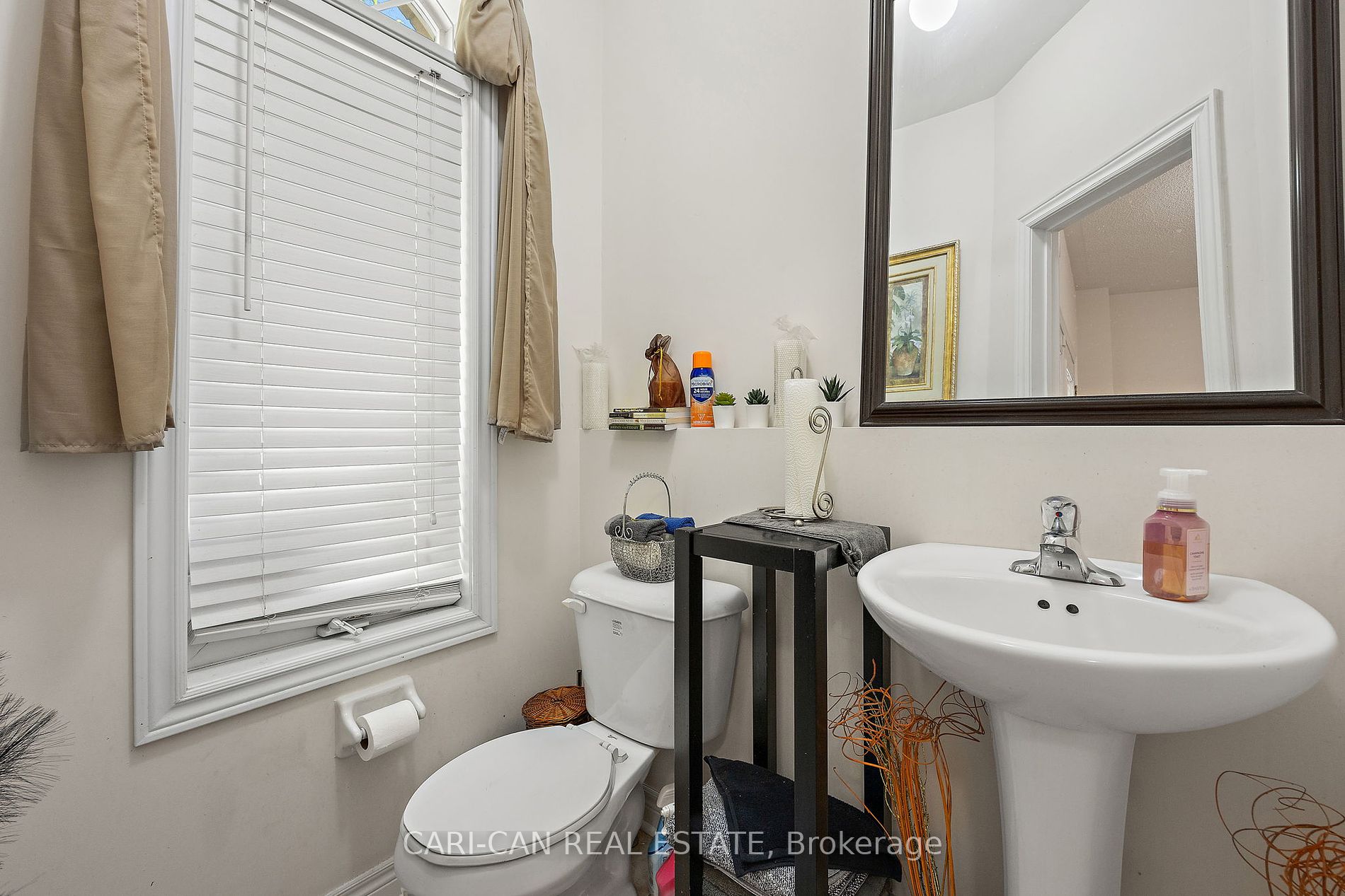 10 Sir Jacobs Crescent