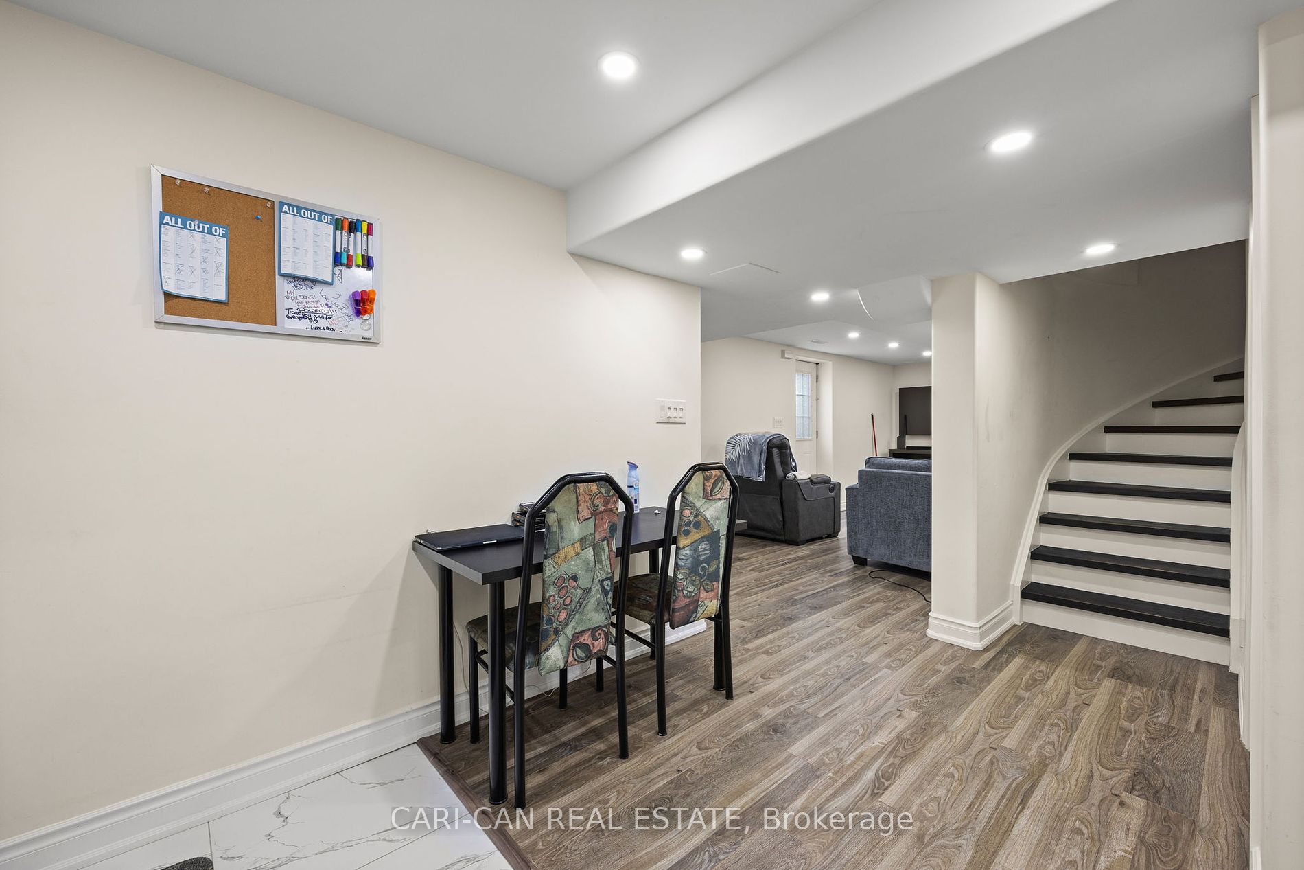 10 Sir Jacobs Crescent