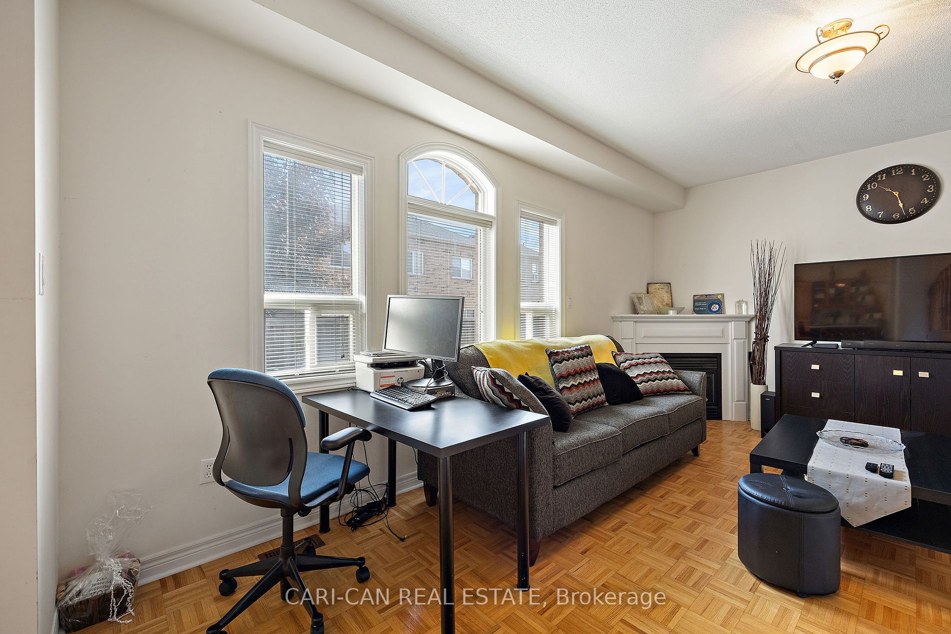 10 Sir Jacobs Crescent
