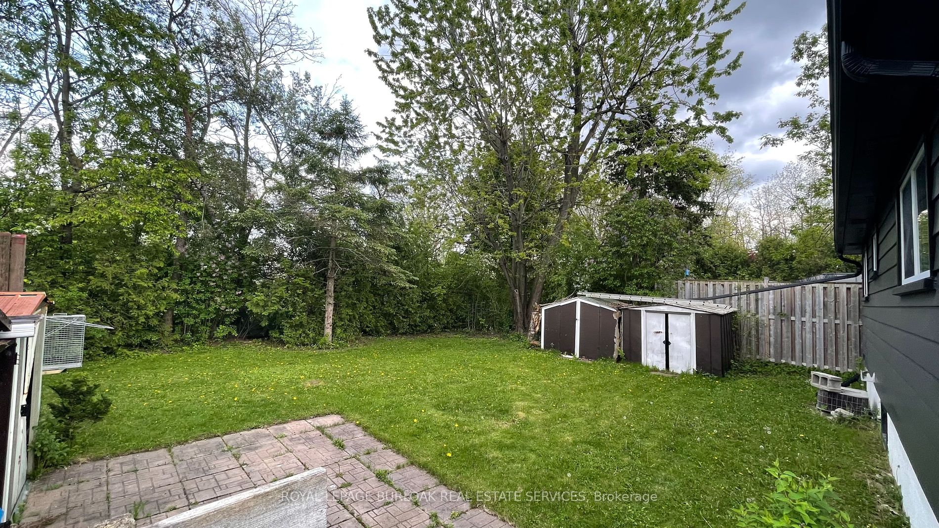 44 Deloraine Dr