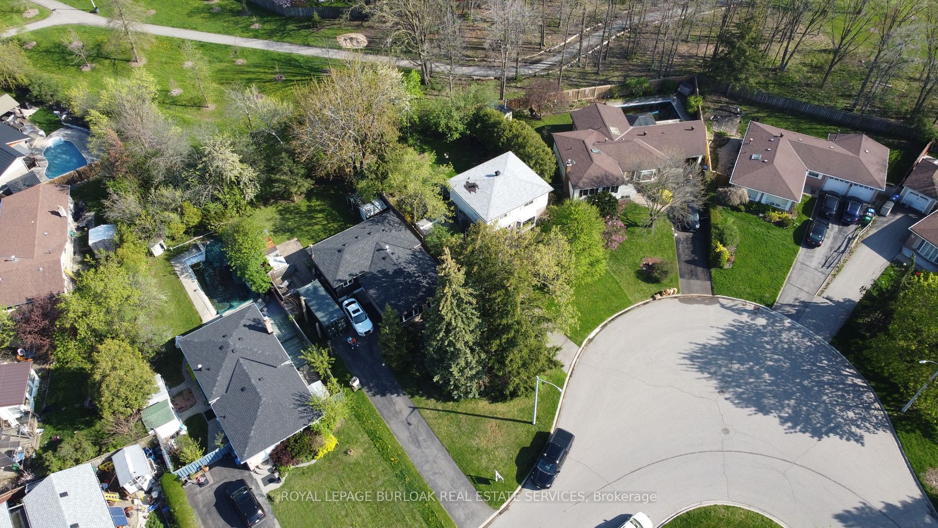44 Deloraine Dr
