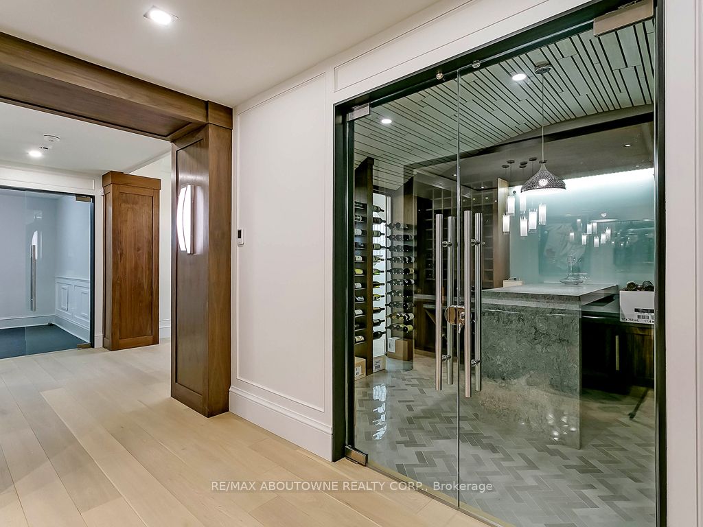 27 Park Ave