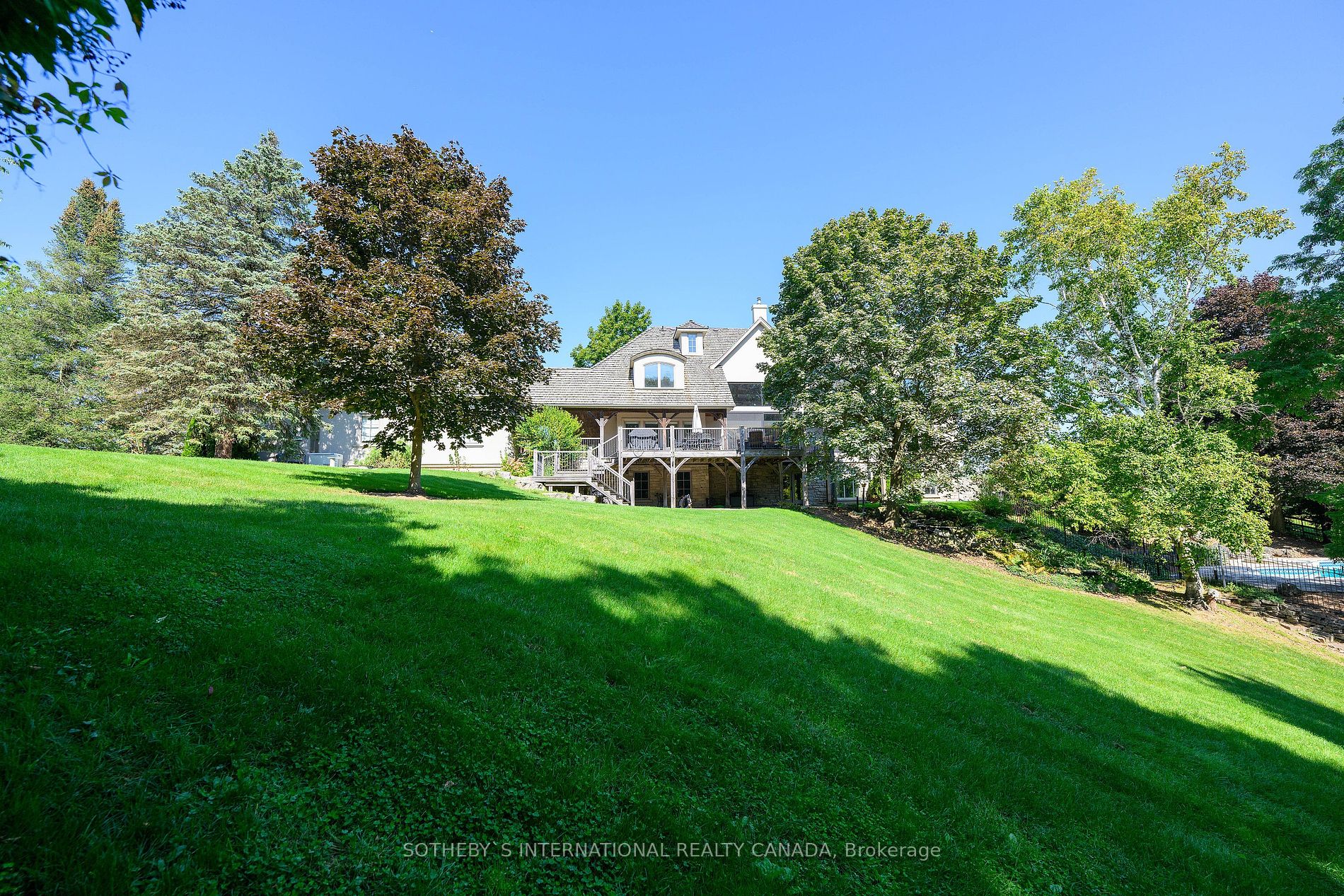 2376 8 Side Road
