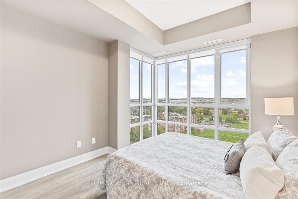 55 Yorkland Boulevard, #903