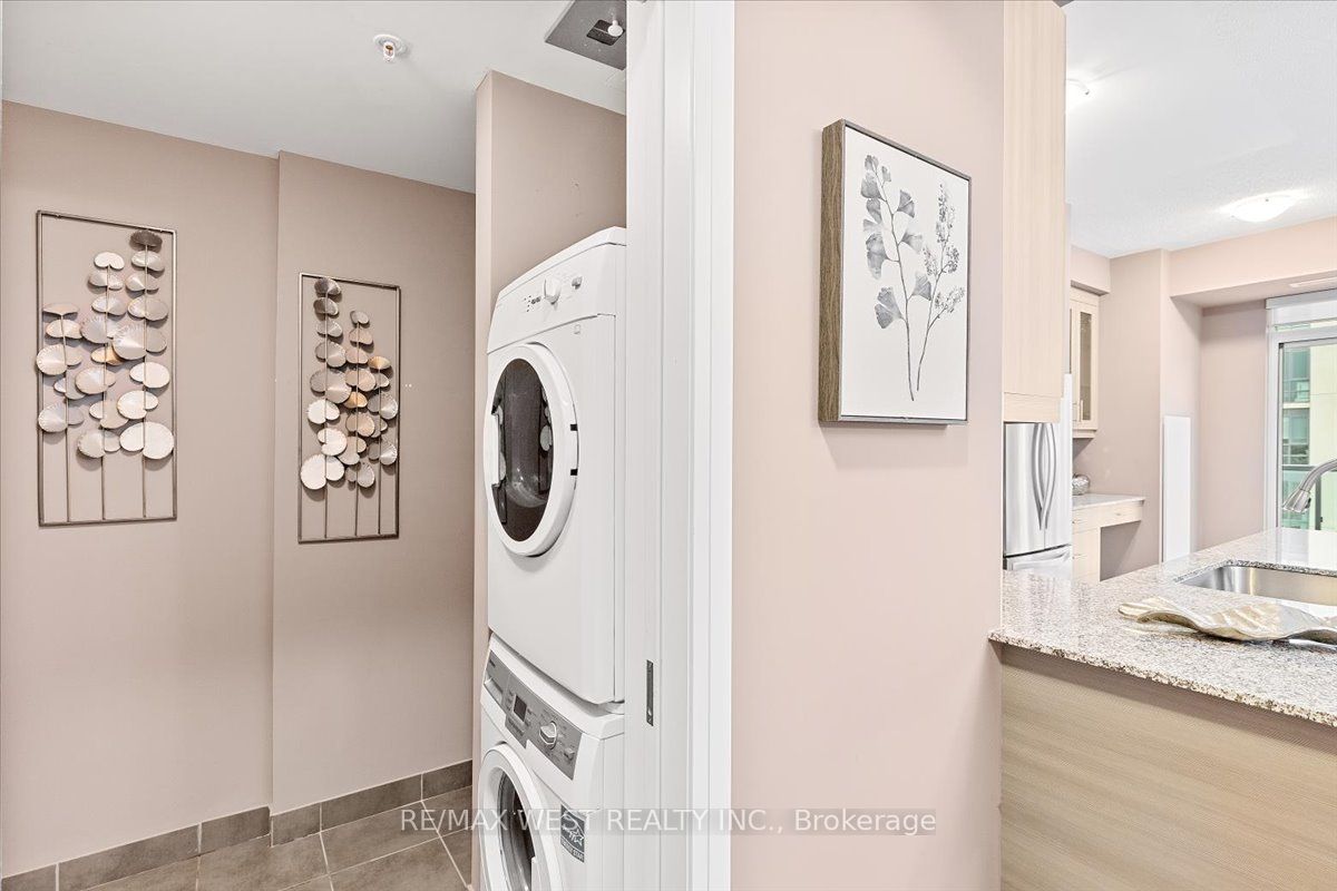 55 Yorkland Boulevard, #903
