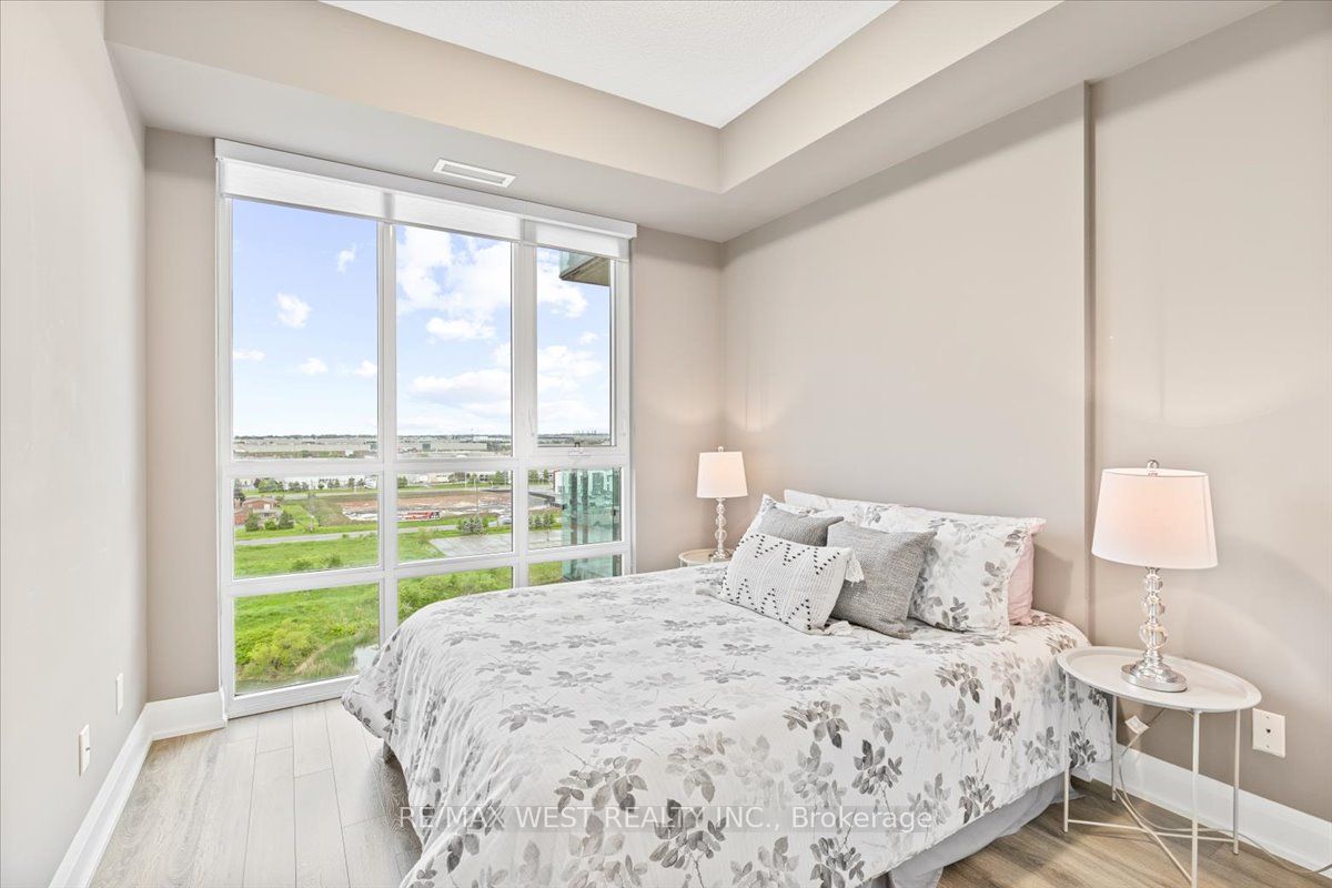 55 Yorkland Boulevard, #903