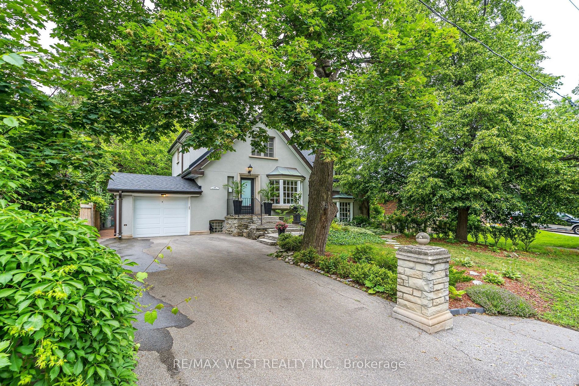34 Riverlea Dr