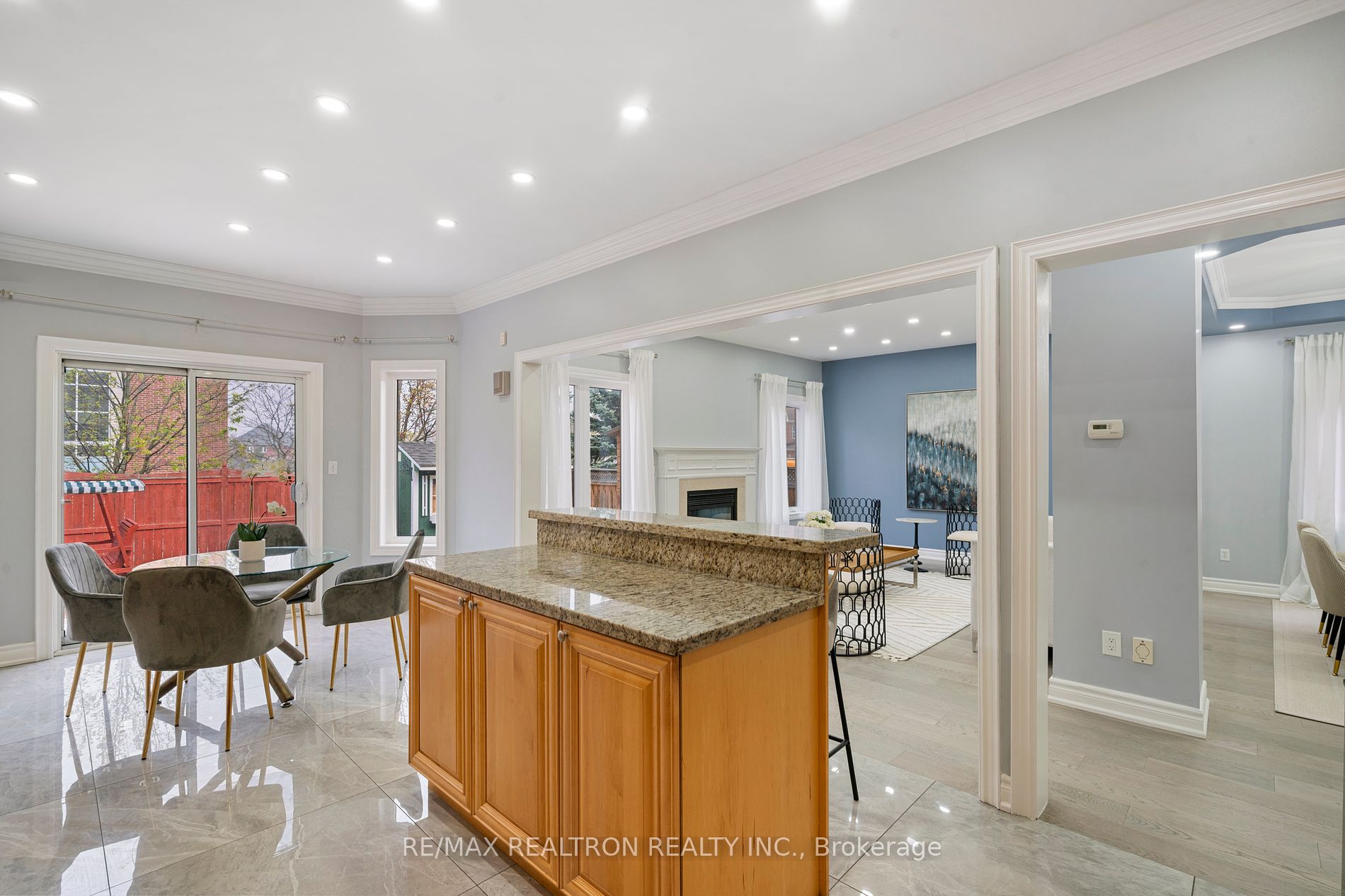 1093 Lamplight Way