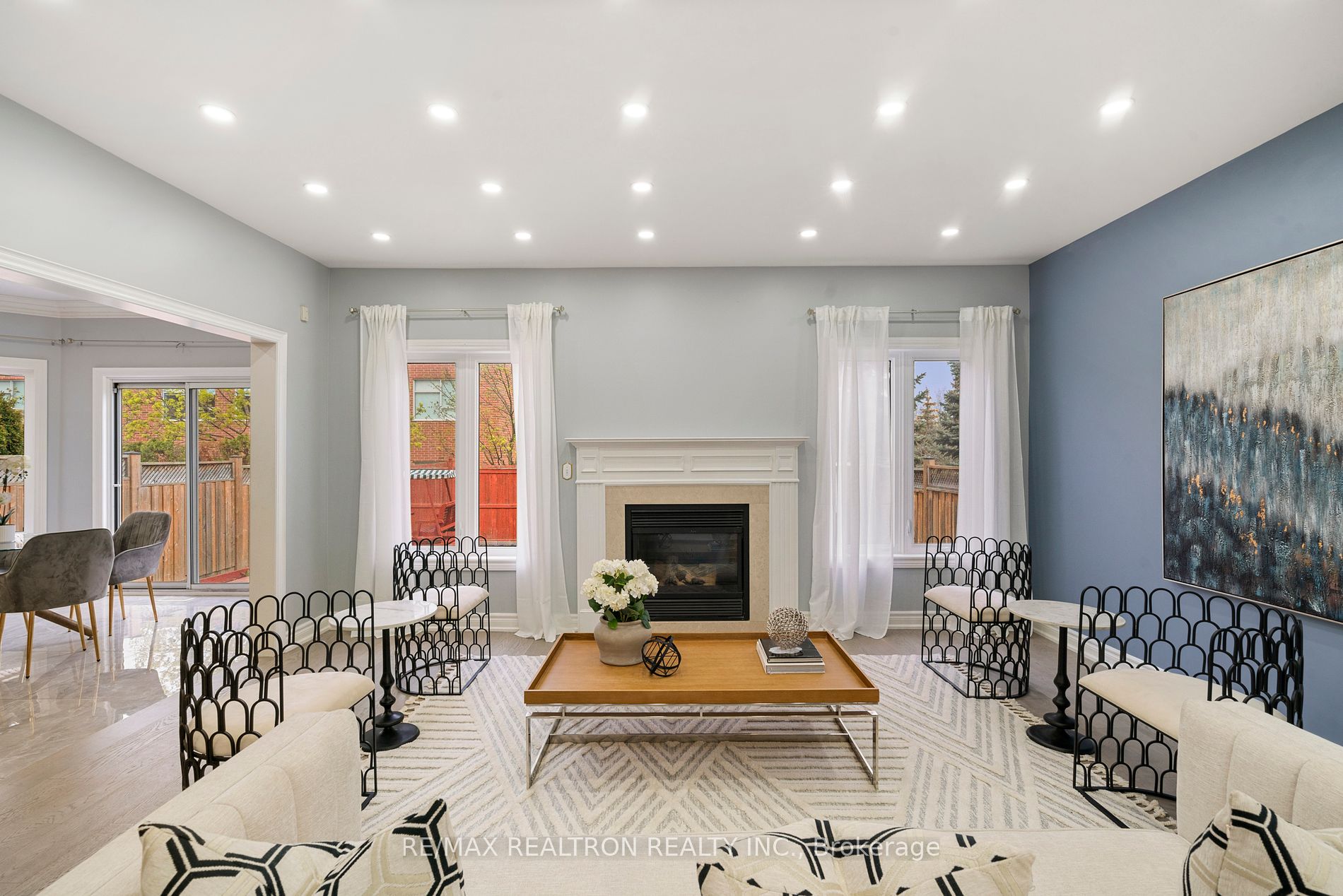 1093 Lamplight Way