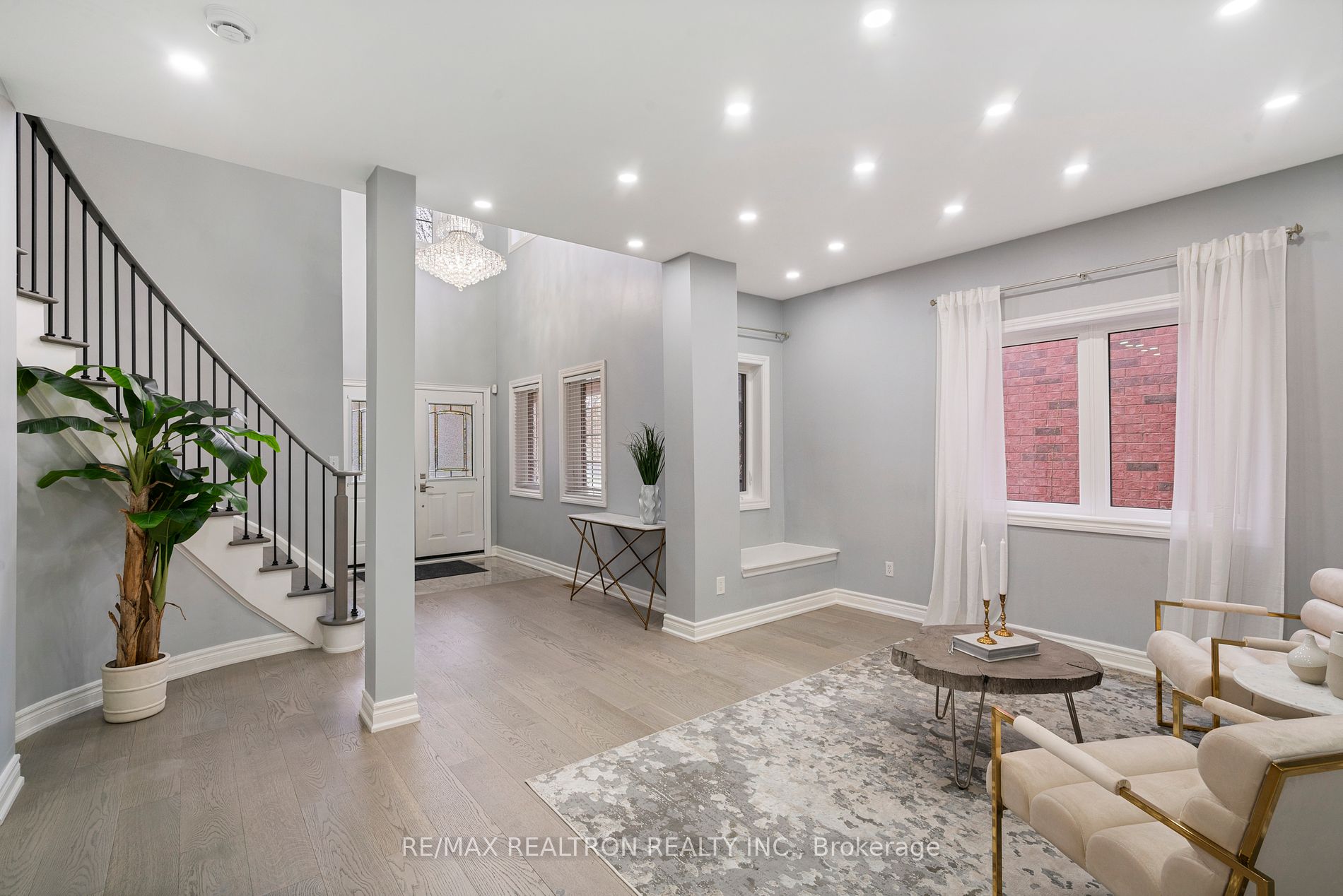 1093 Lamplight Way