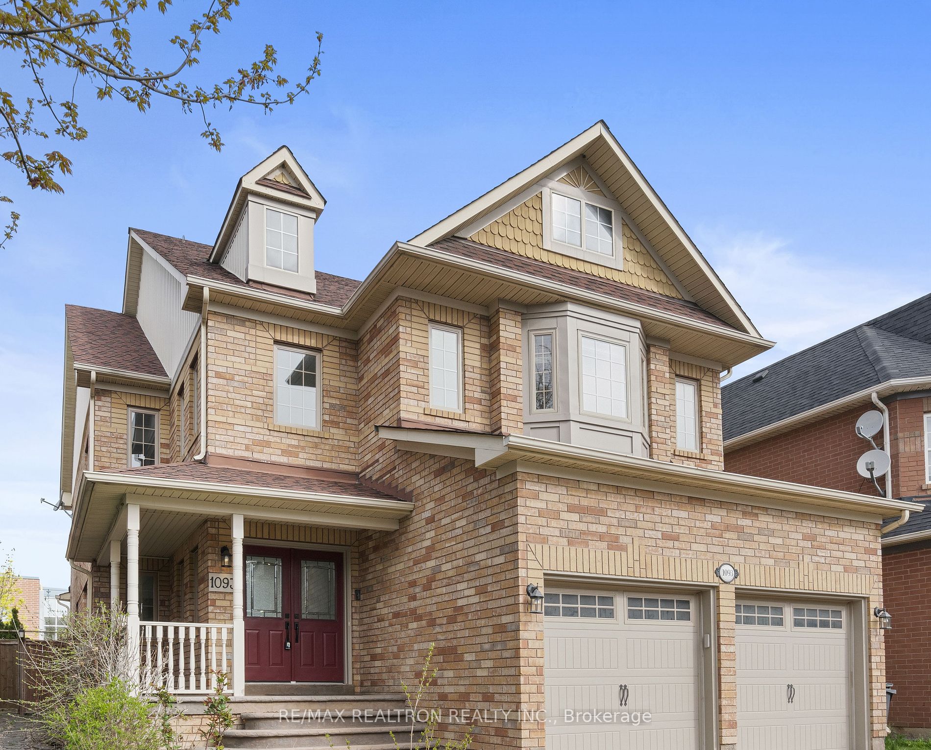 1093 Lamplight Way