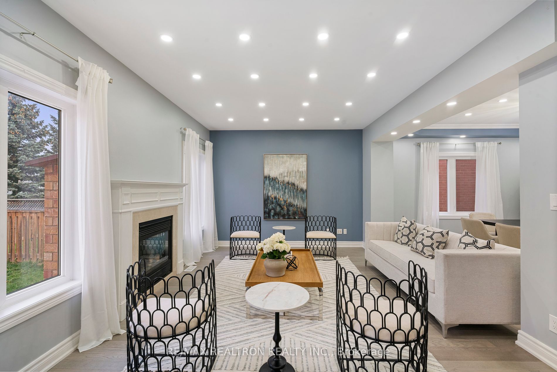 1093 Lamplight Way