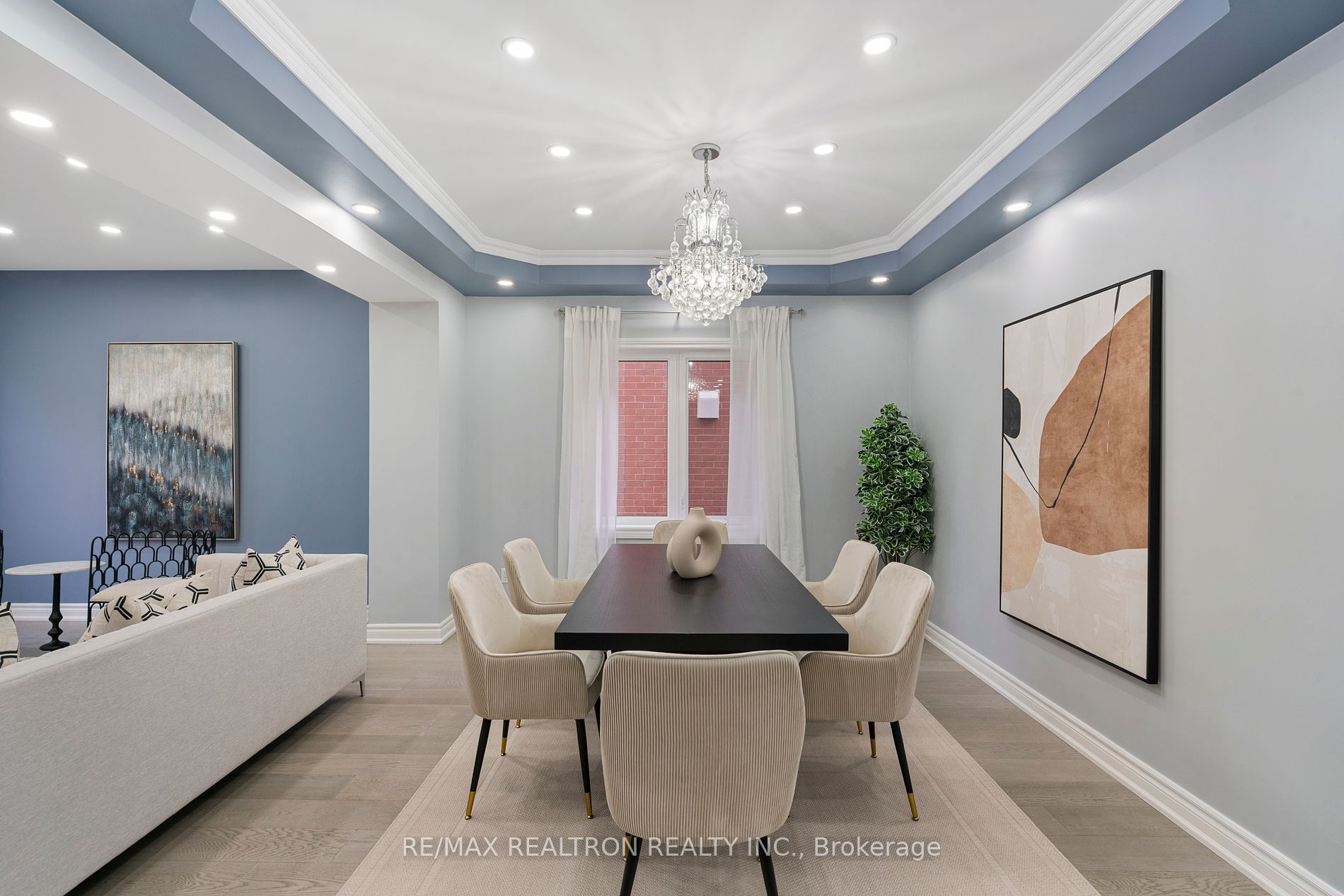 1093 Lamplight Way