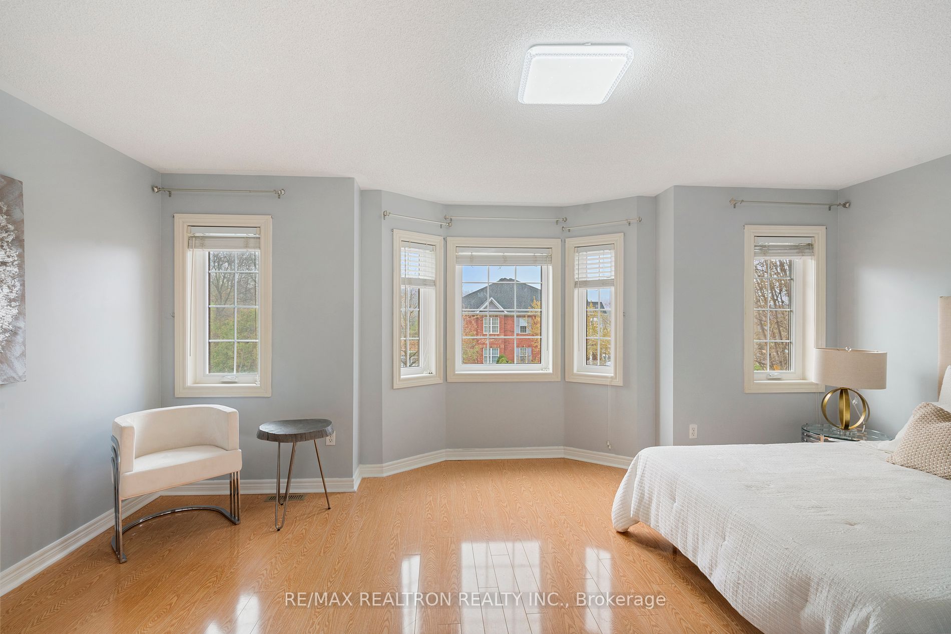 1093 Lamplight Way