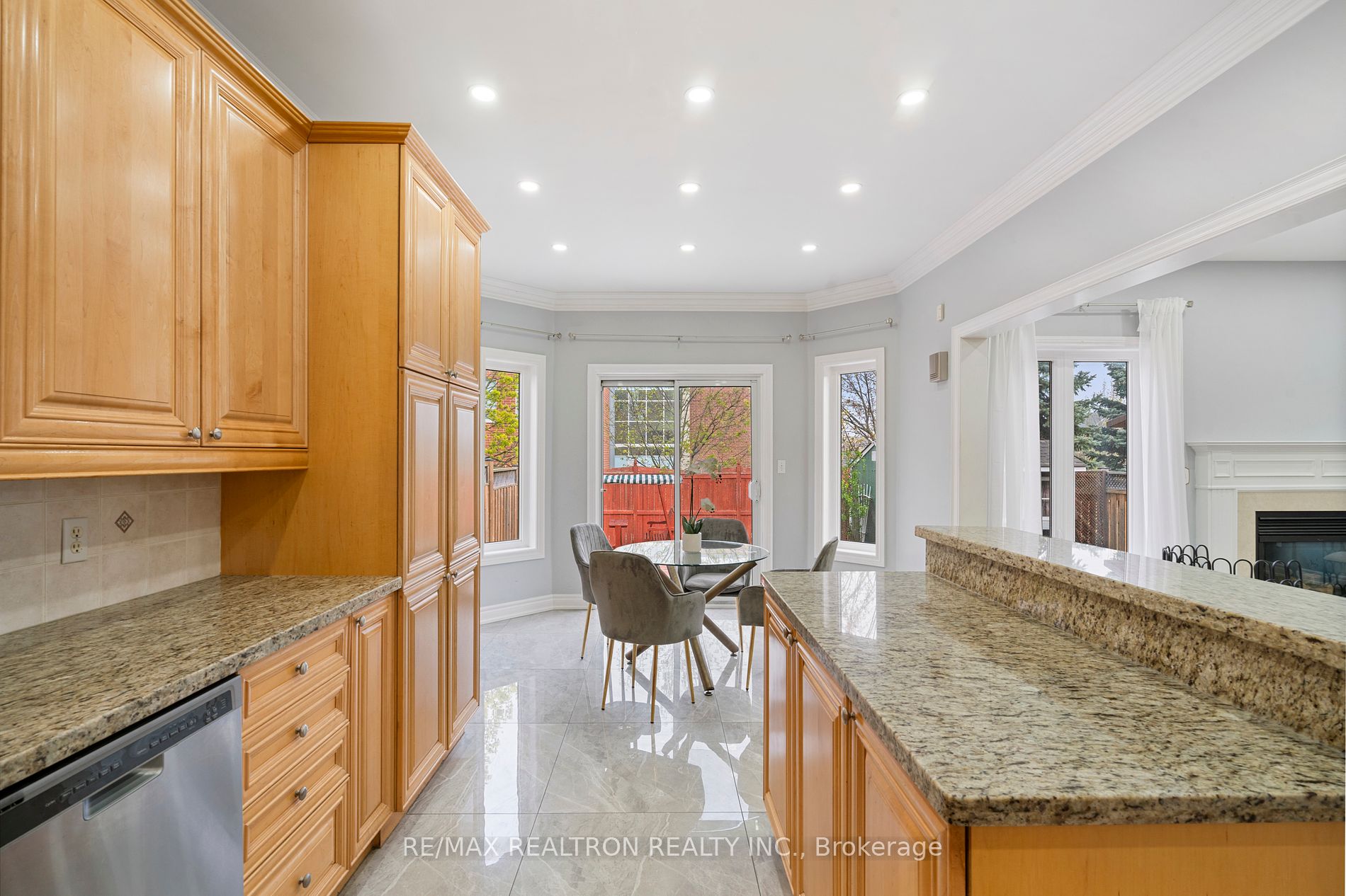 1093 Lamplight Way