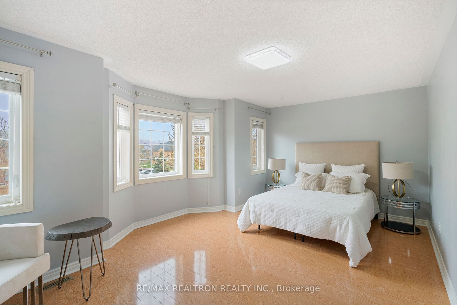 1093 Lamplight Way