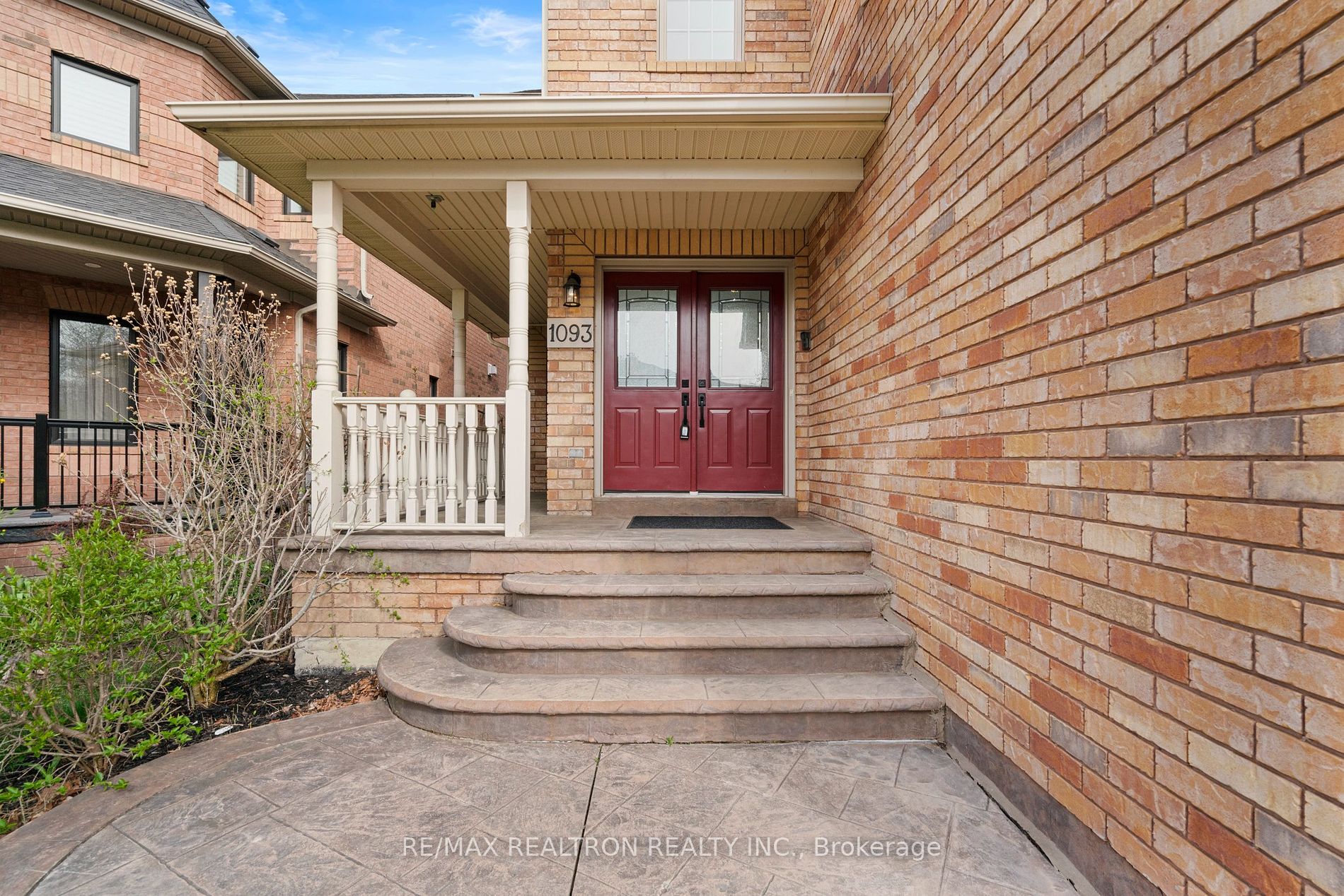 1093 Lamplight Way