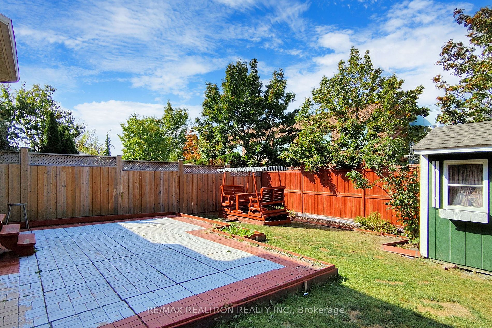 1093 Lamplight Way