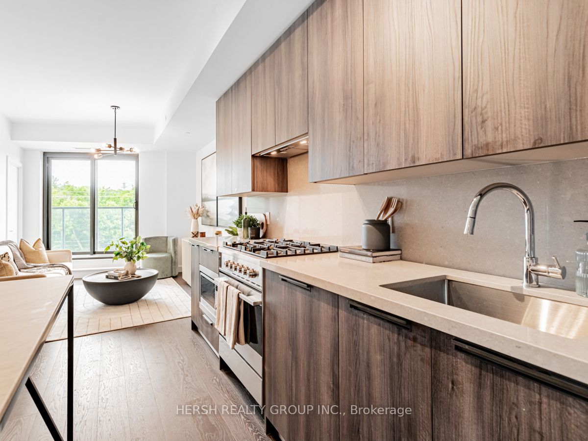 160 Kingsway Cres, #310