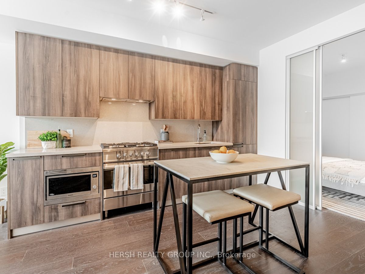 160 Kingsway Cres, #310