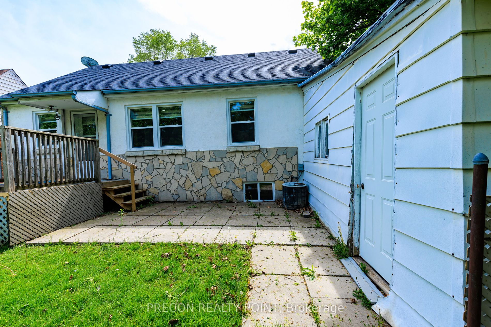 179 Queen Street S
