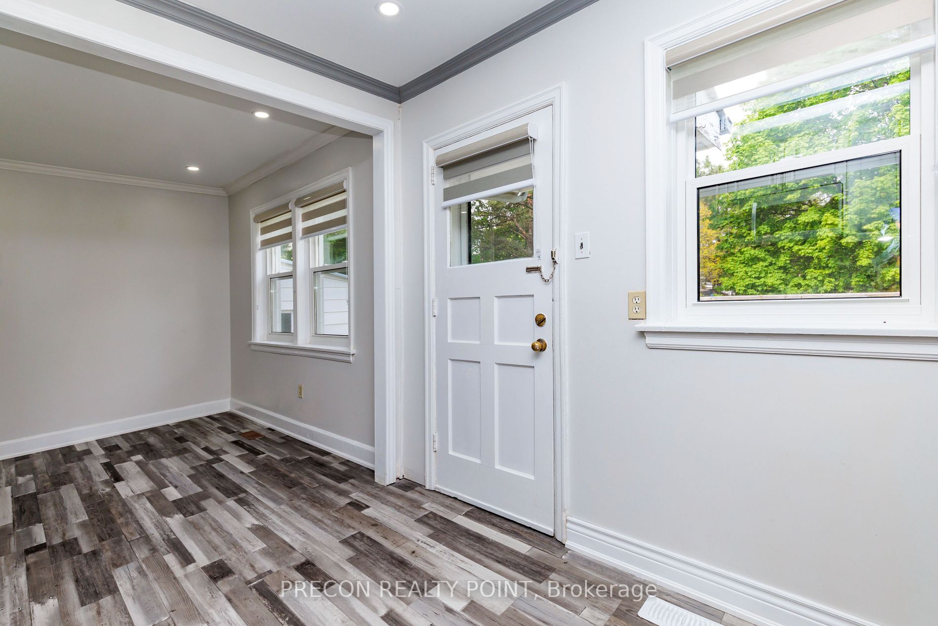 179 Queen Street S