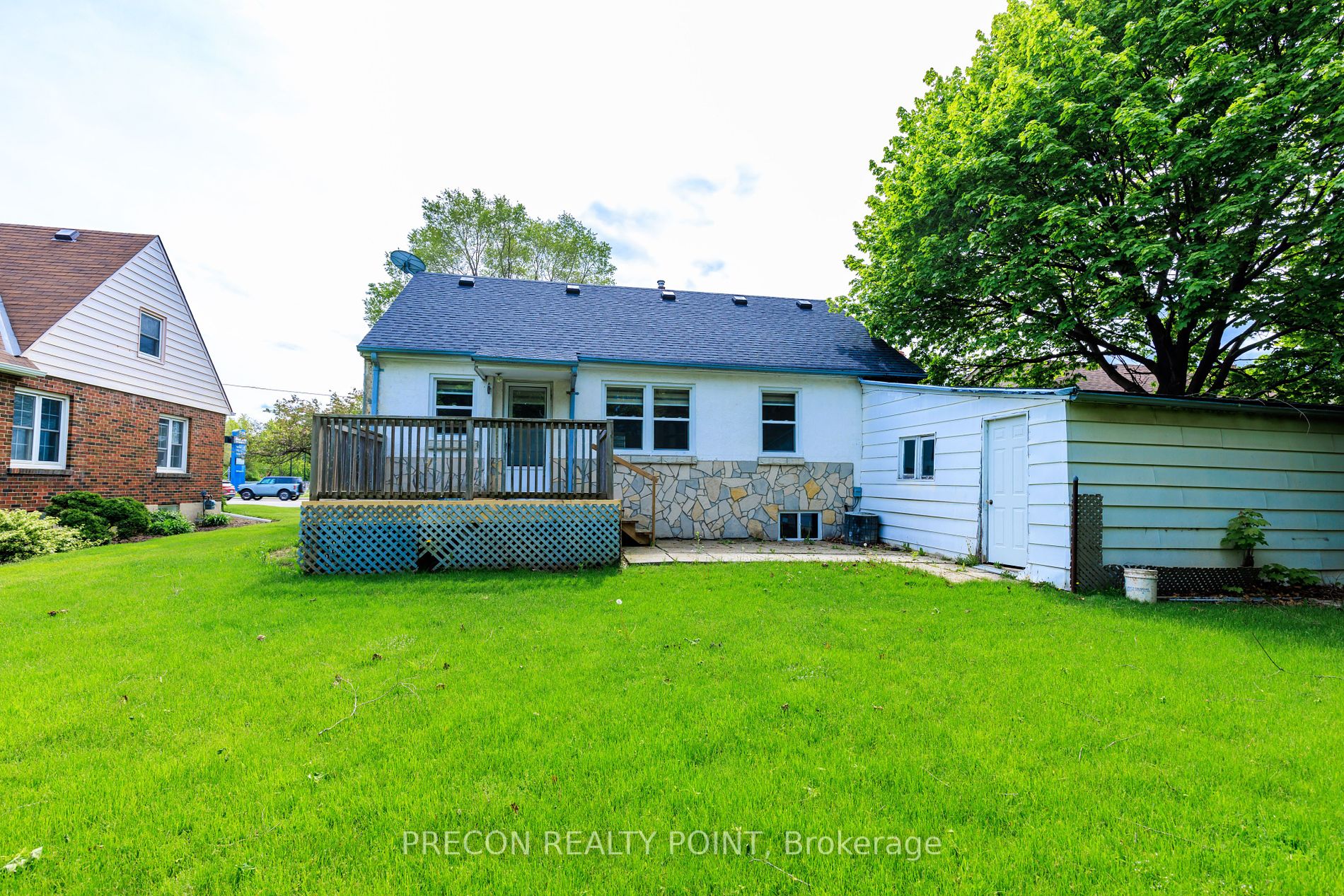 179 Queen Street S