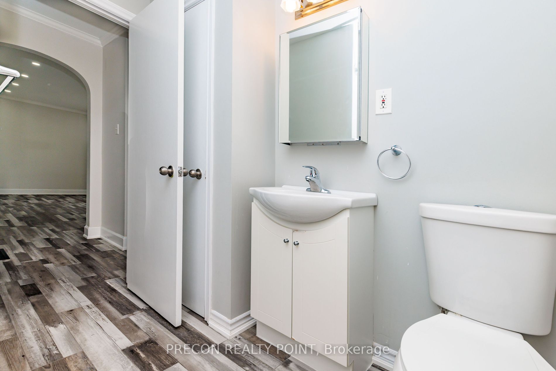 179 Queen Street S