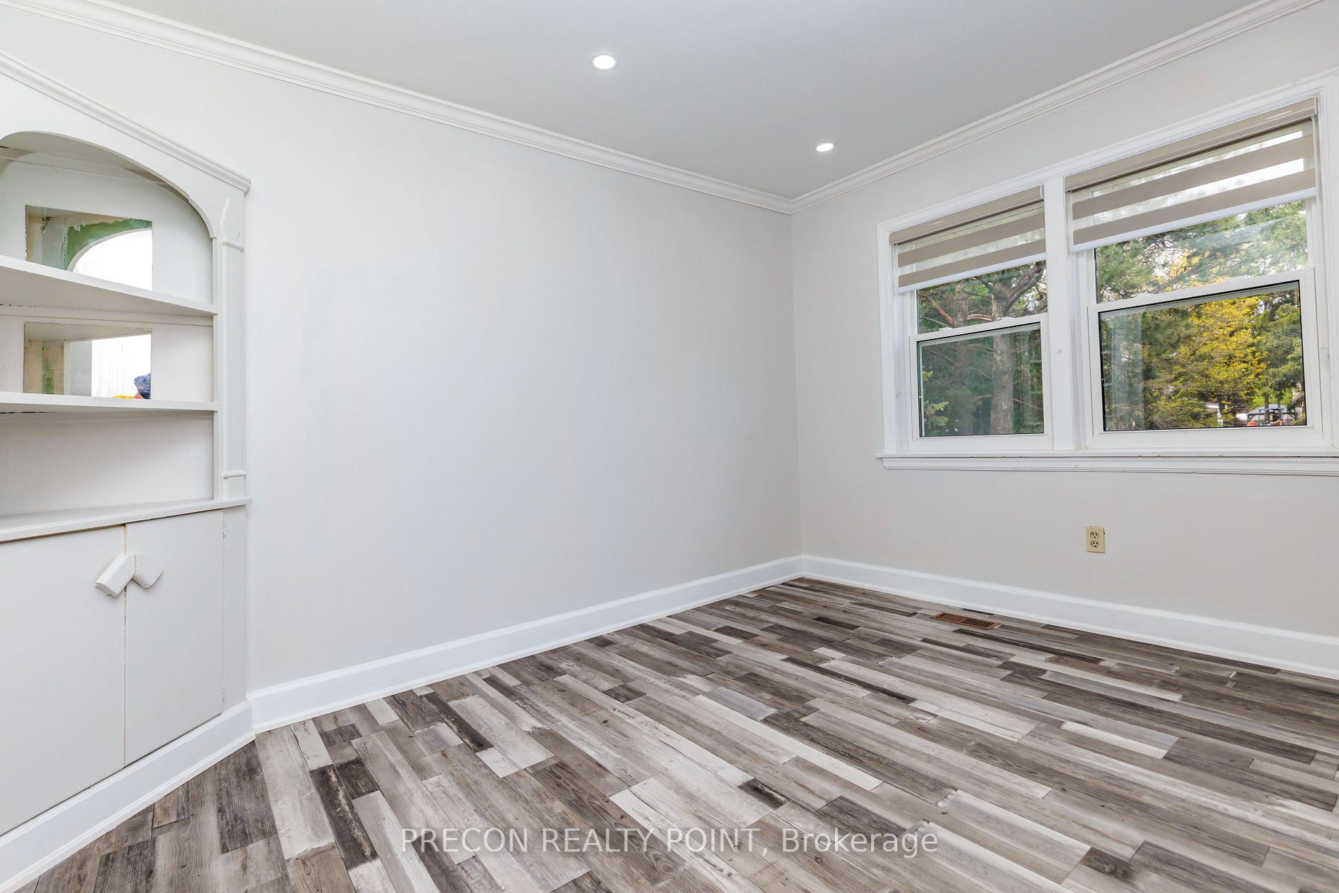 179 Queen Street S