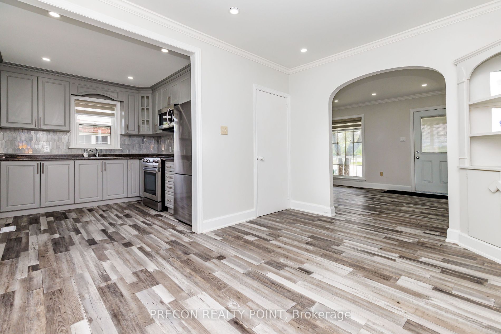 179 Queen Street S