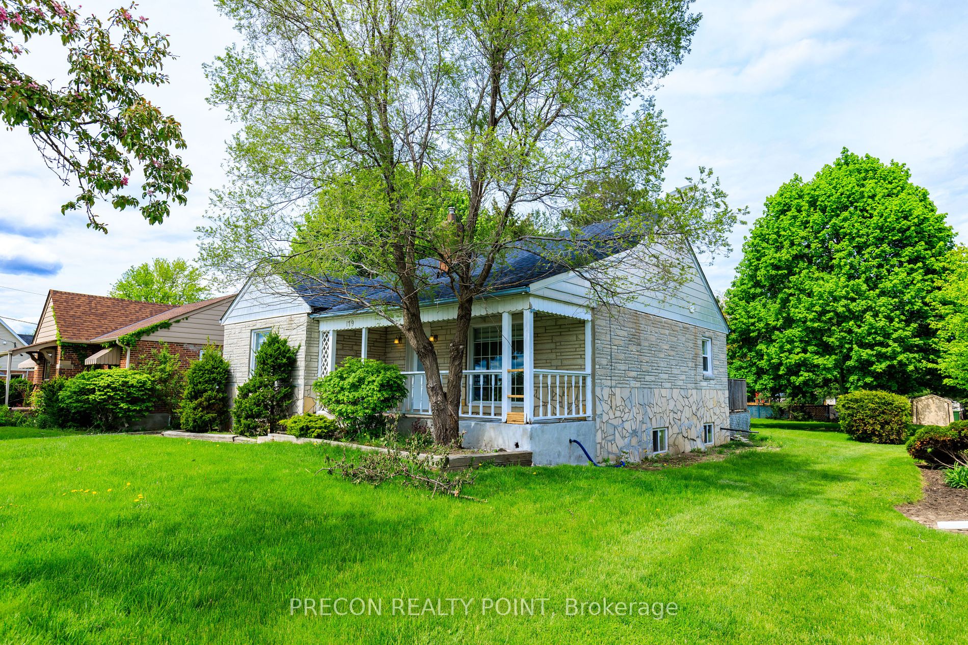 179 Queen Street S
