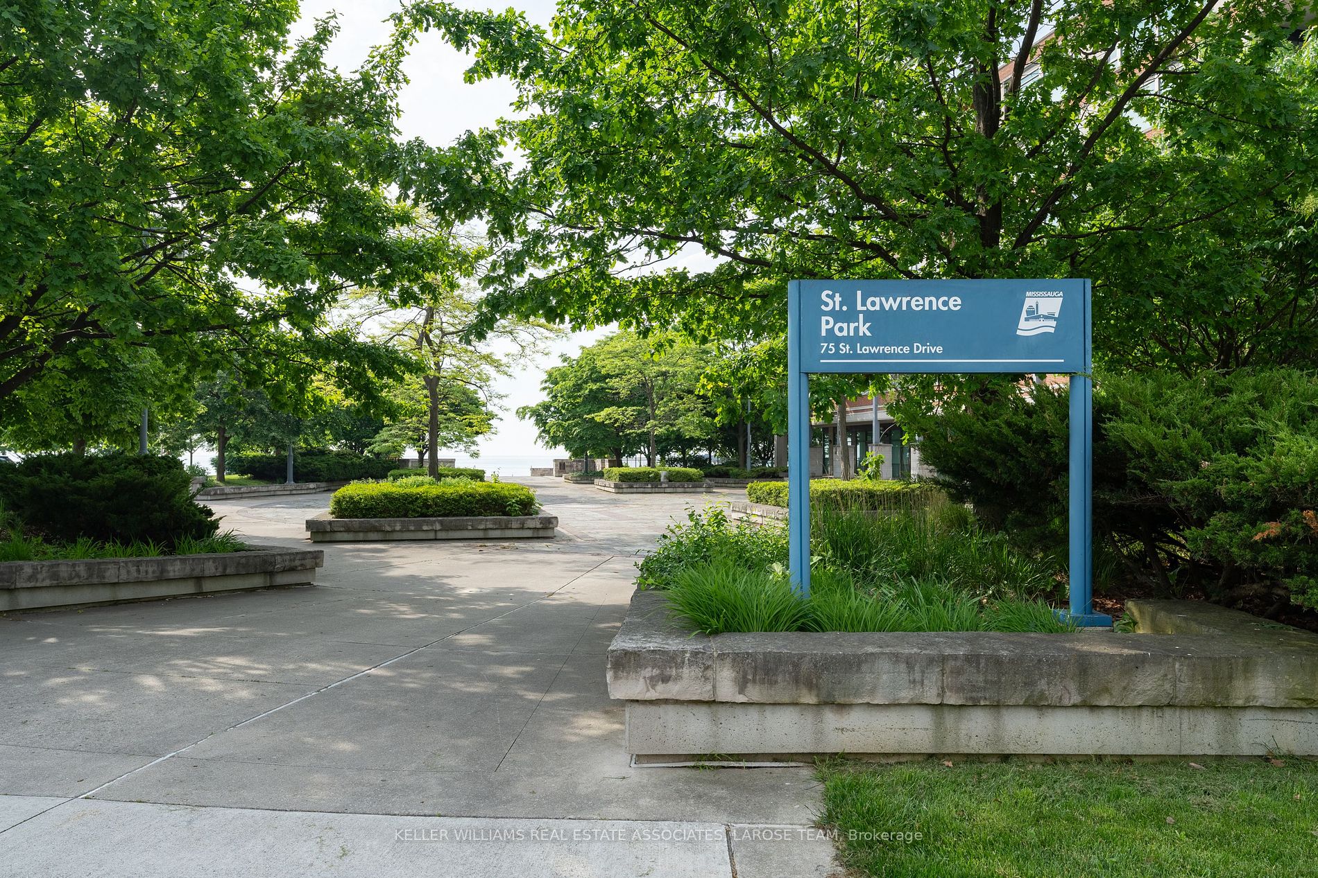 65 Port St E, #604