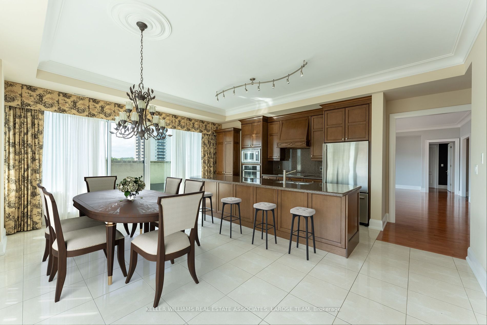 65 Port St E, #604